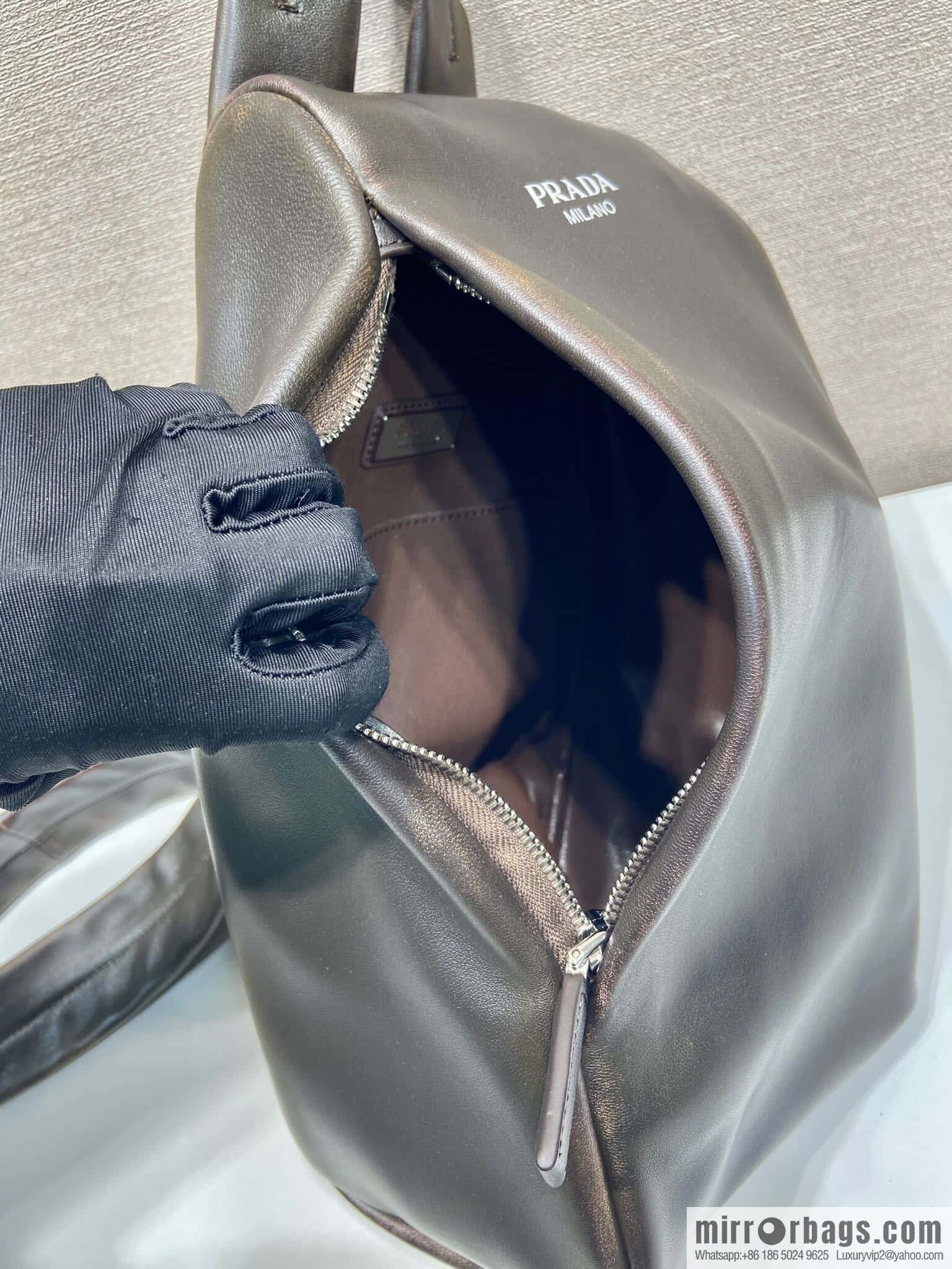 PRADA 🎉 new breast bag 🎉 2VZ114 imitation old leather🎉🎉