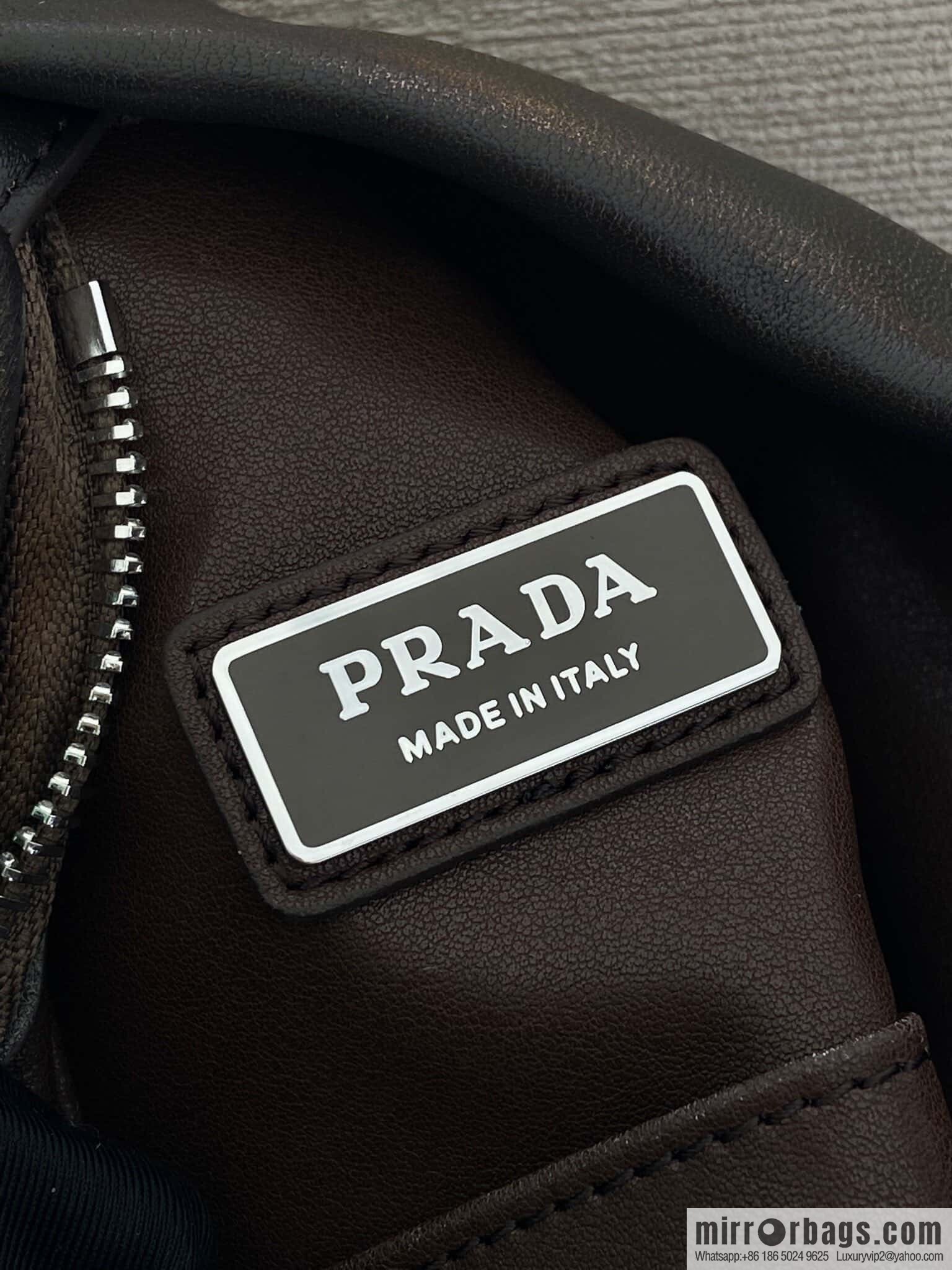 PRADA 🎉 new breast bag 🎉 2VZ114 imitation old leather🎉🎉