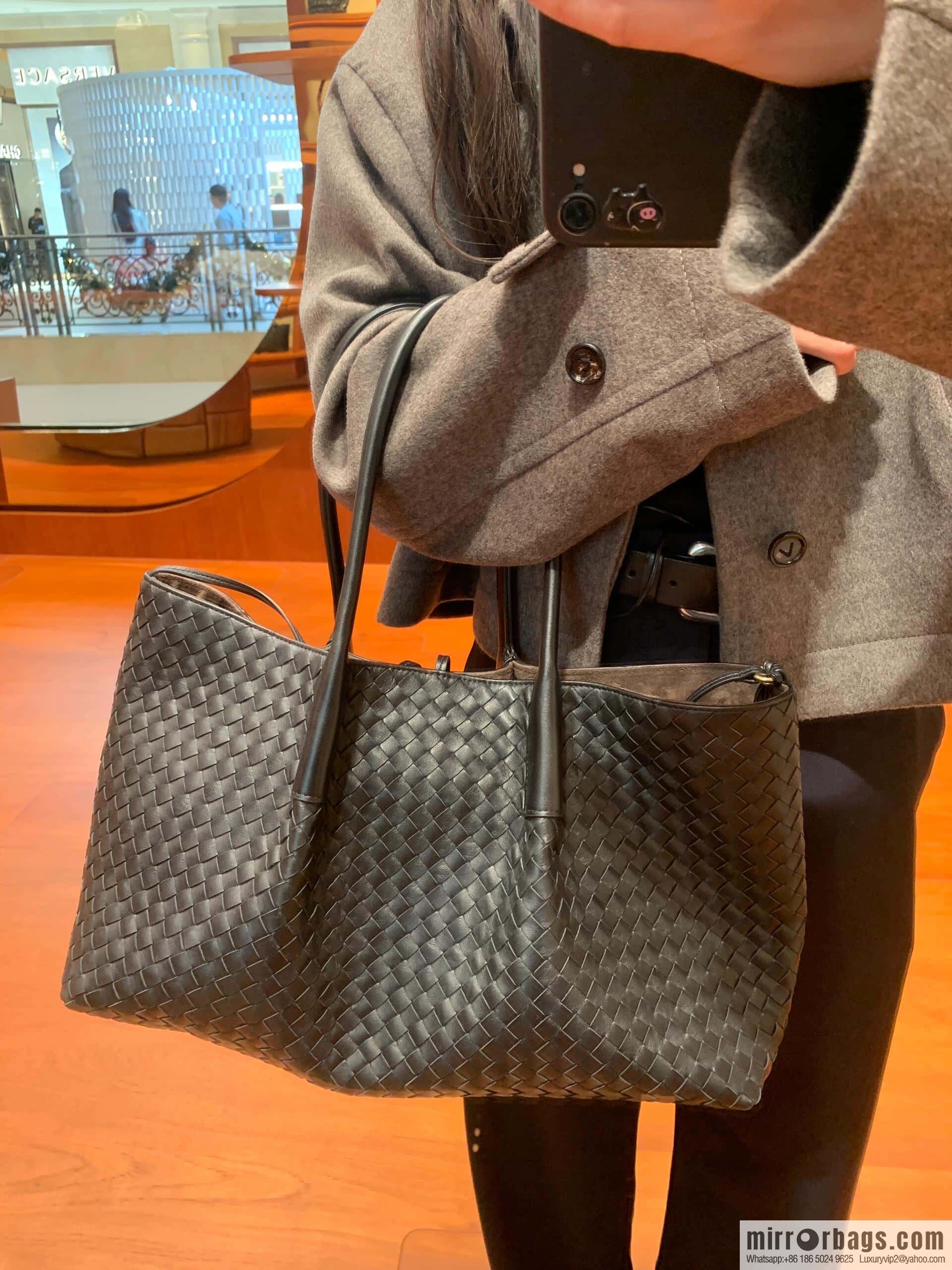 BV Large Pinacoteca Tote Bag 817166 Black