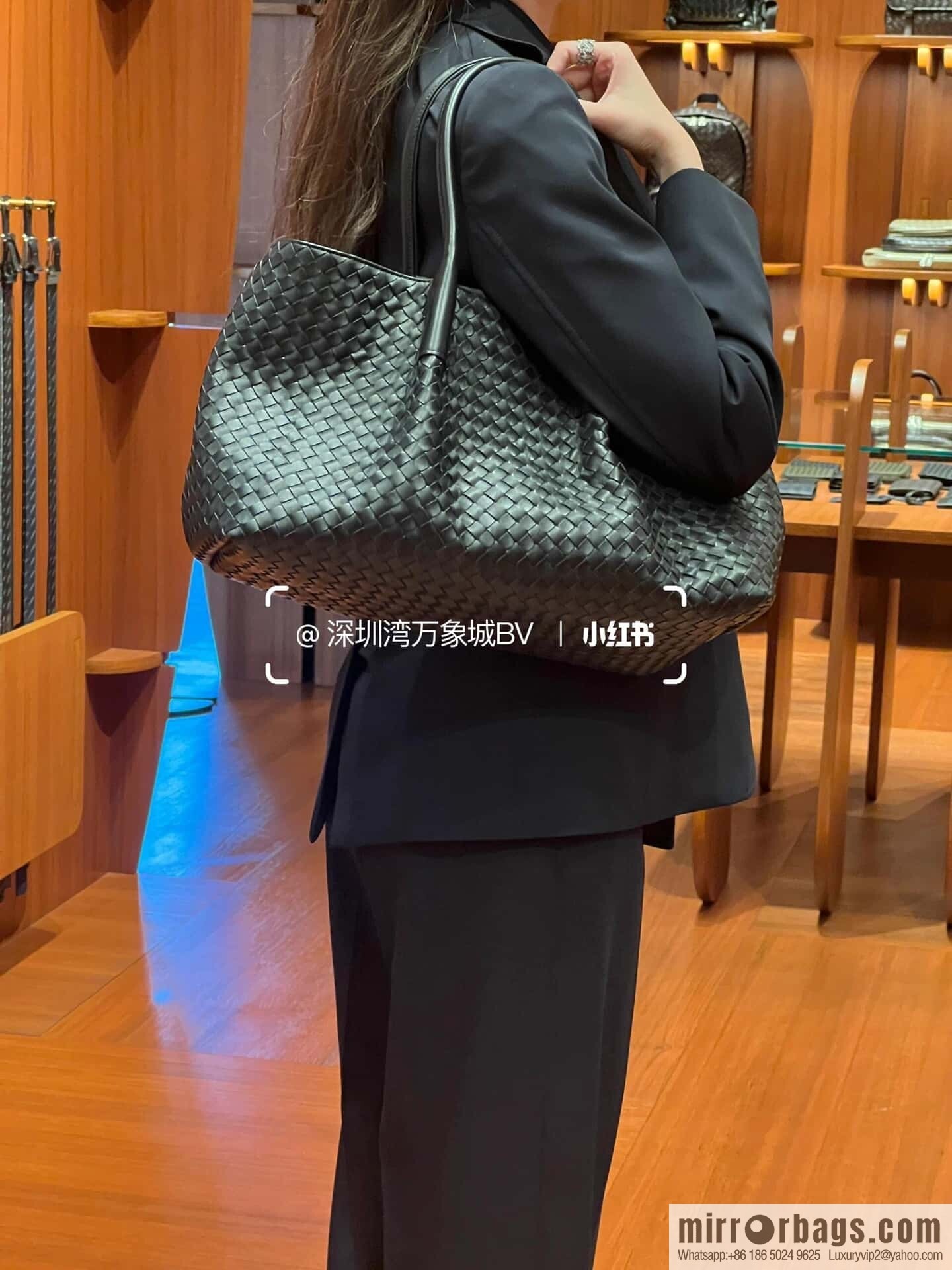 BV Large Pinacoteca Tote Bag 817166 Black