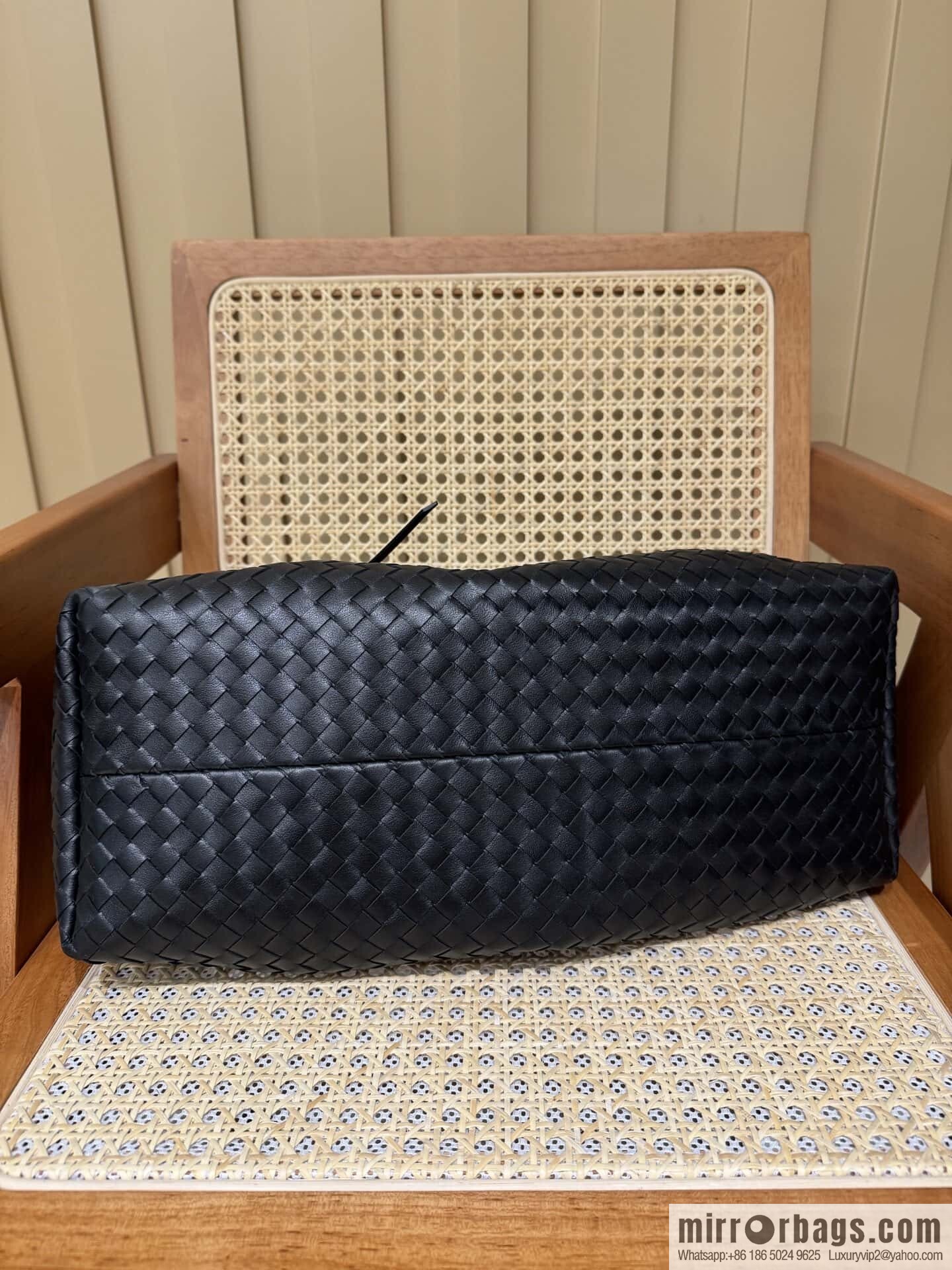 BV Large Pinacoteca Tote Bag 817166 Black