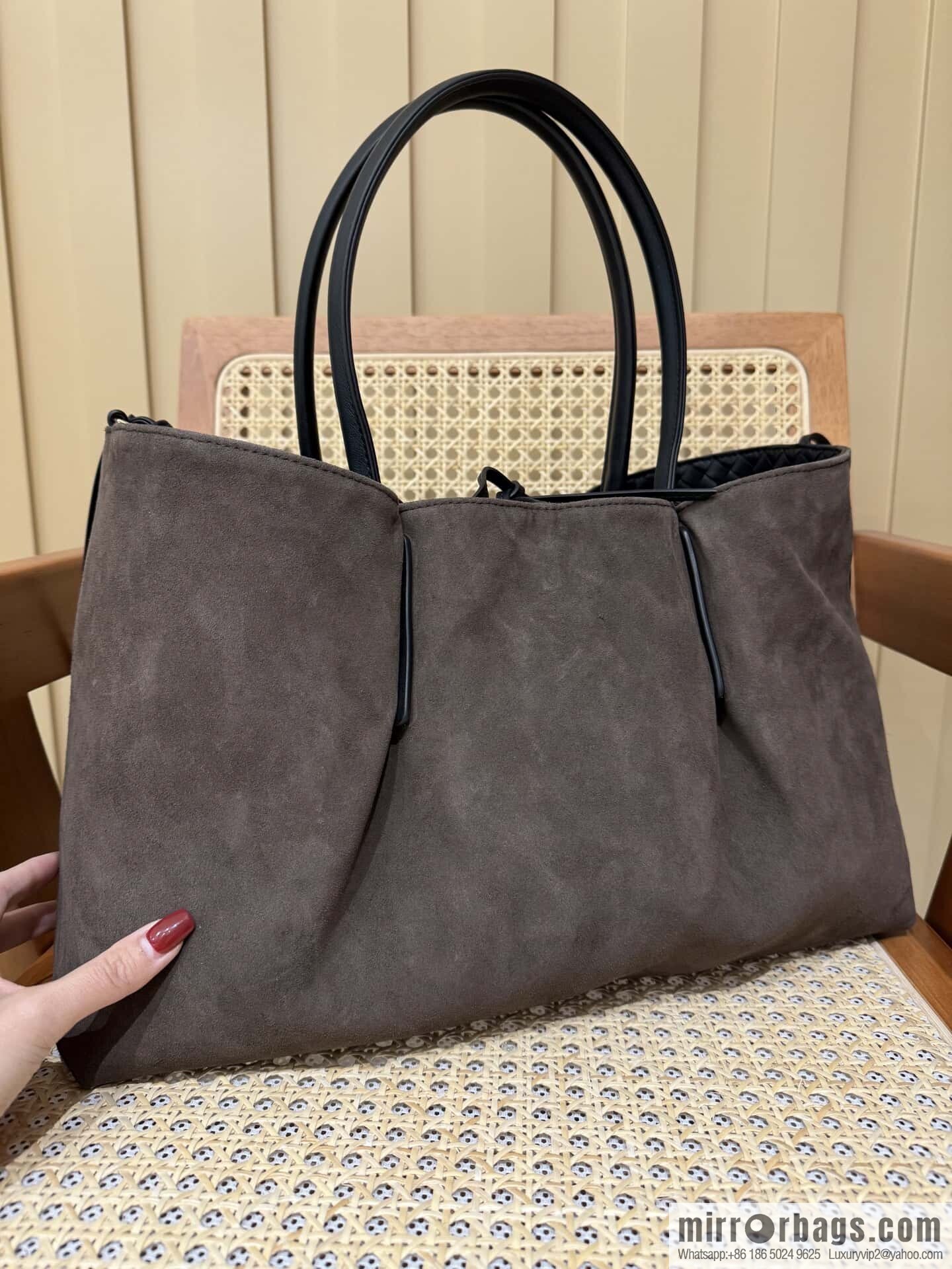 BV Large Pinacoteca Tote Bag 817166 Black