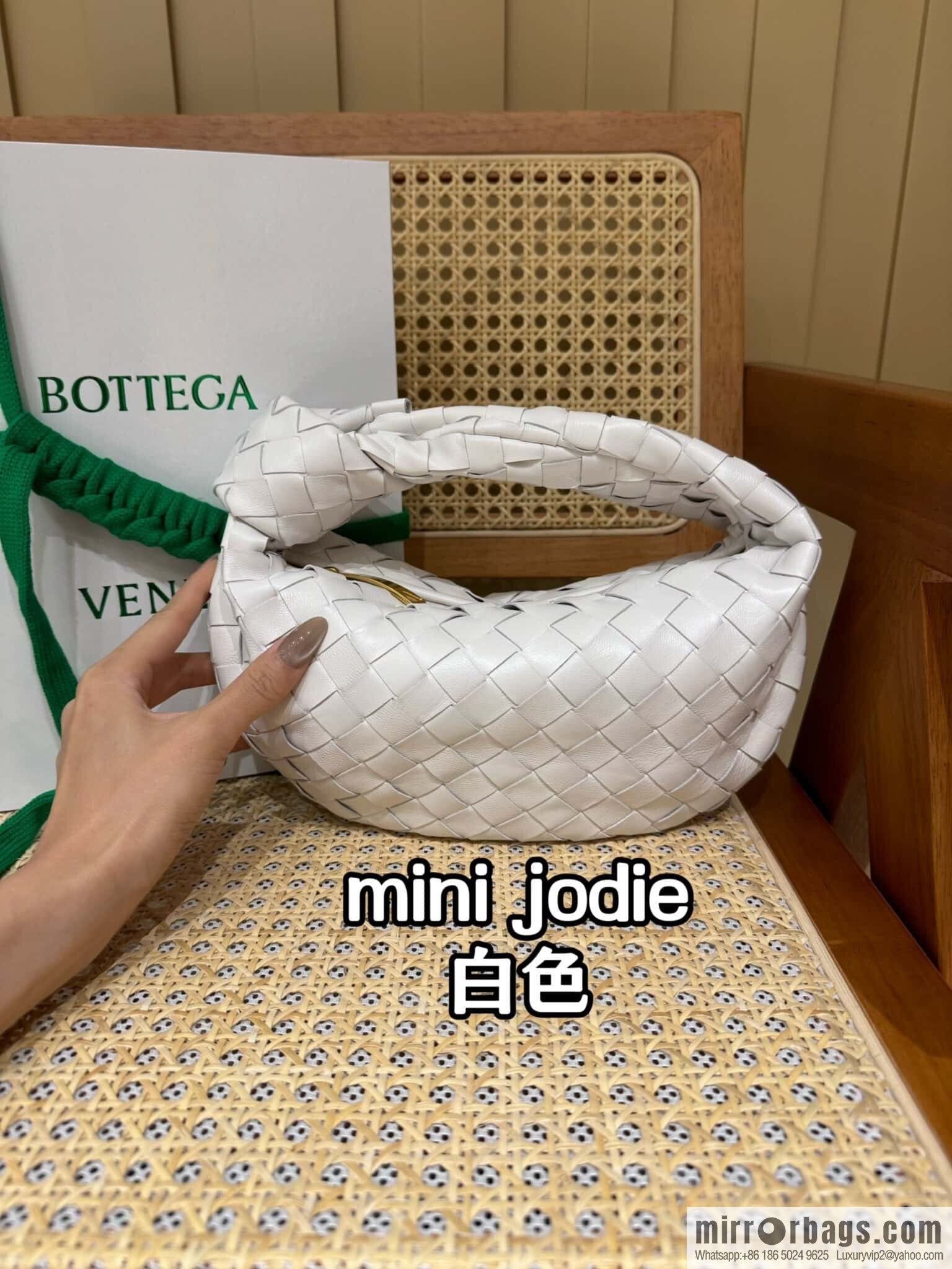 BV MINI JODIE 651876 White