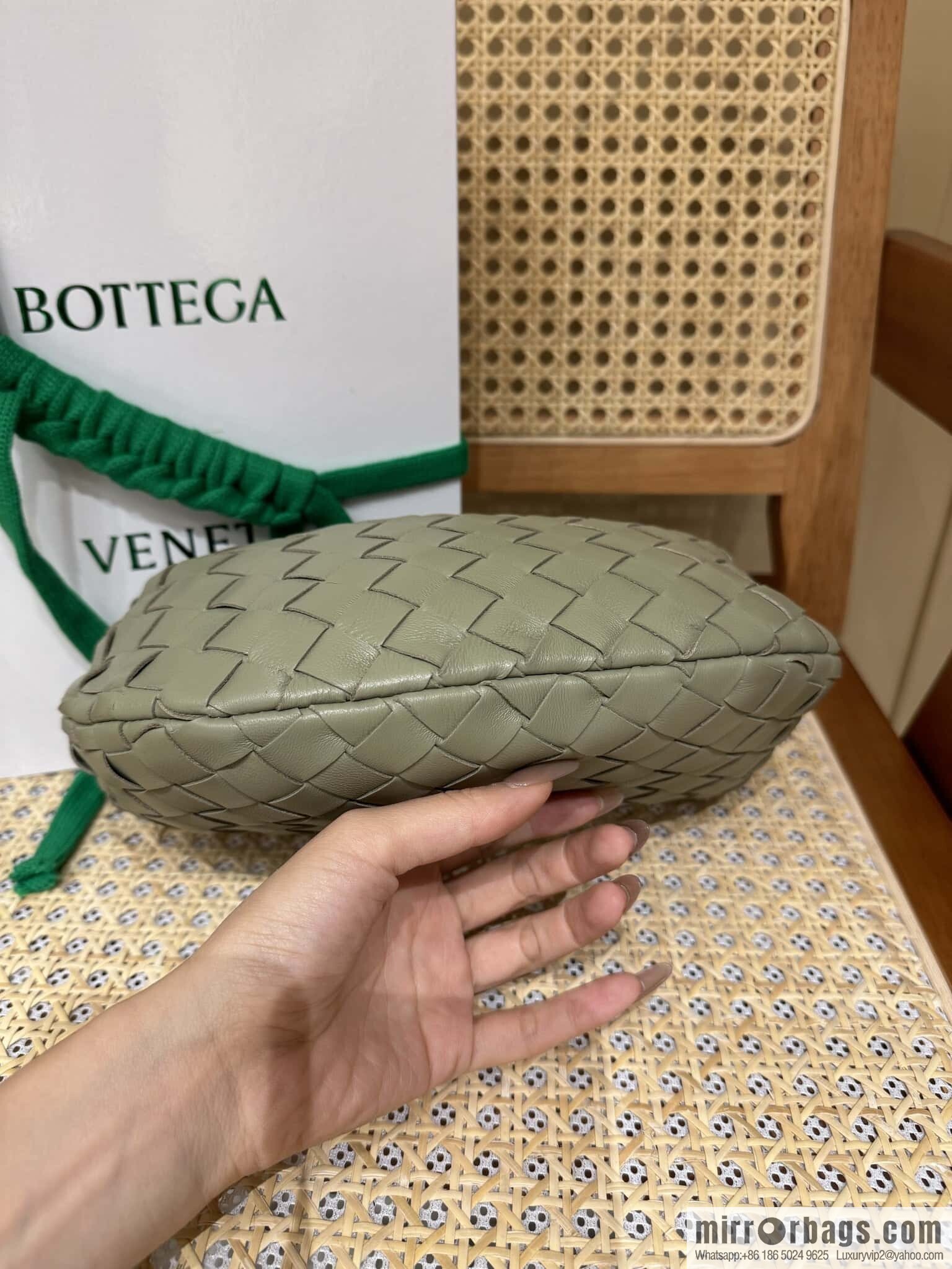 BV MINI JODIE 651876 Travertine Green