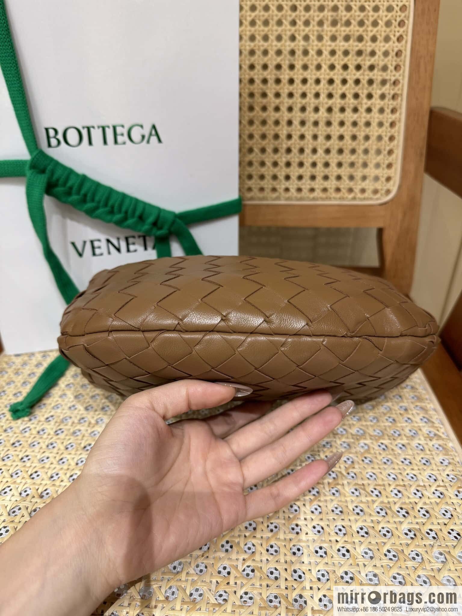 BV MINI JODIE 651876 Caramel color