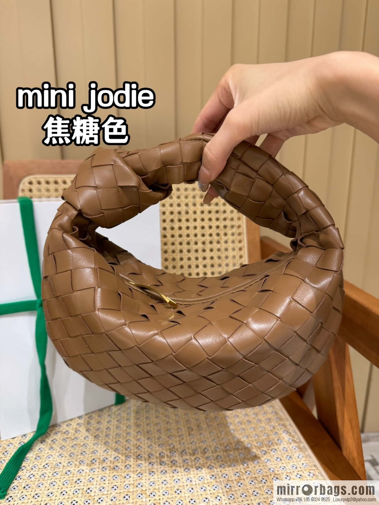 BV MINI JODIE 651876 Caramel color