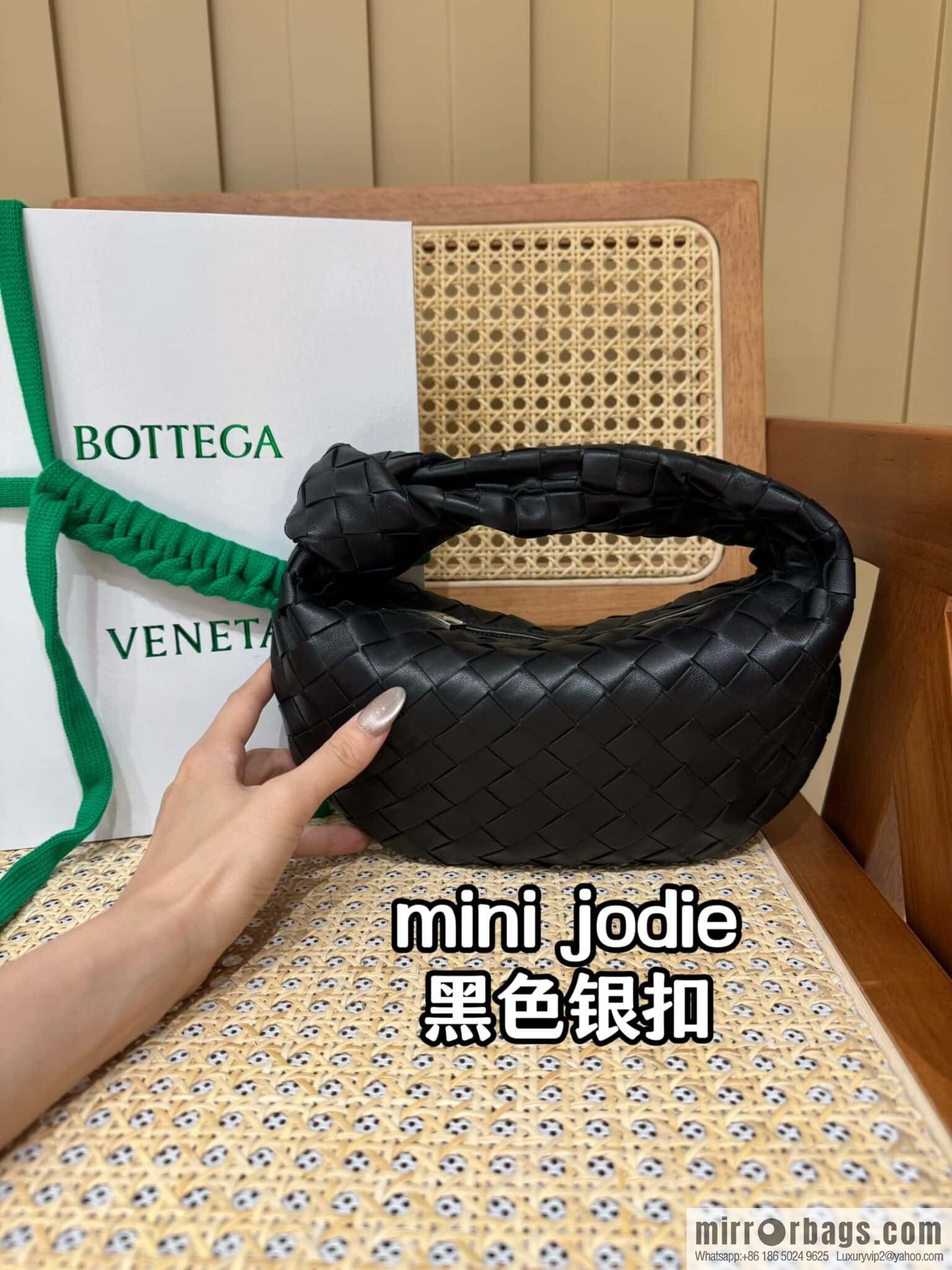BV MINI JODIE 651876 black silver buckle