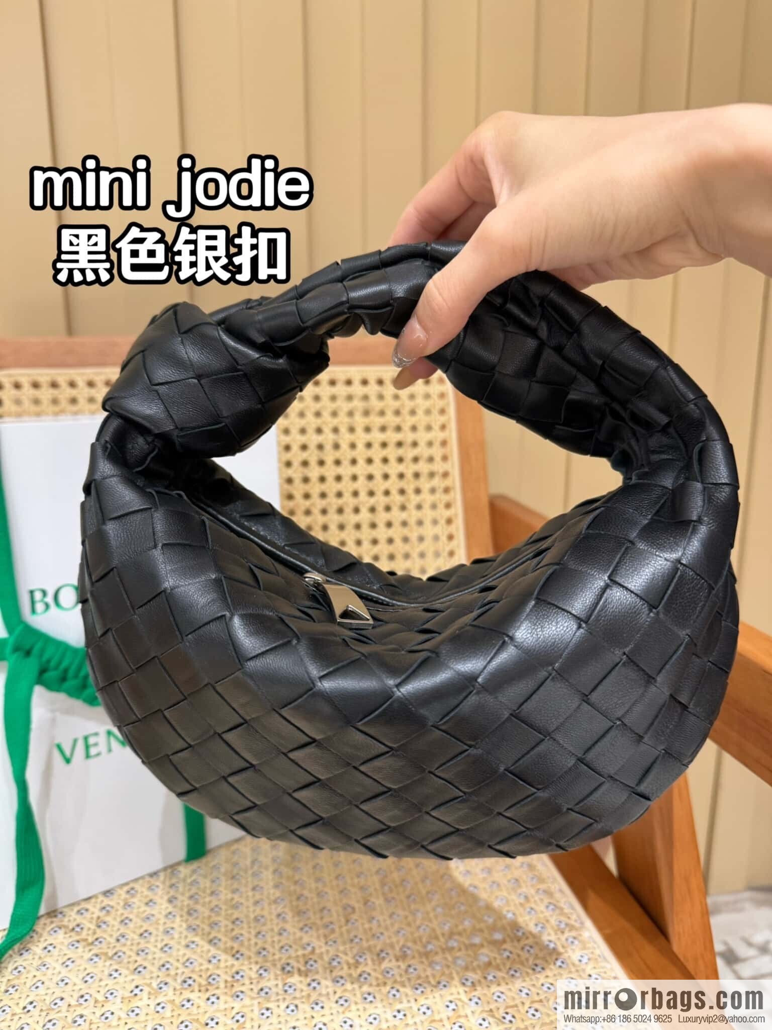 BV MINI JODIE 651876 black silver buckle