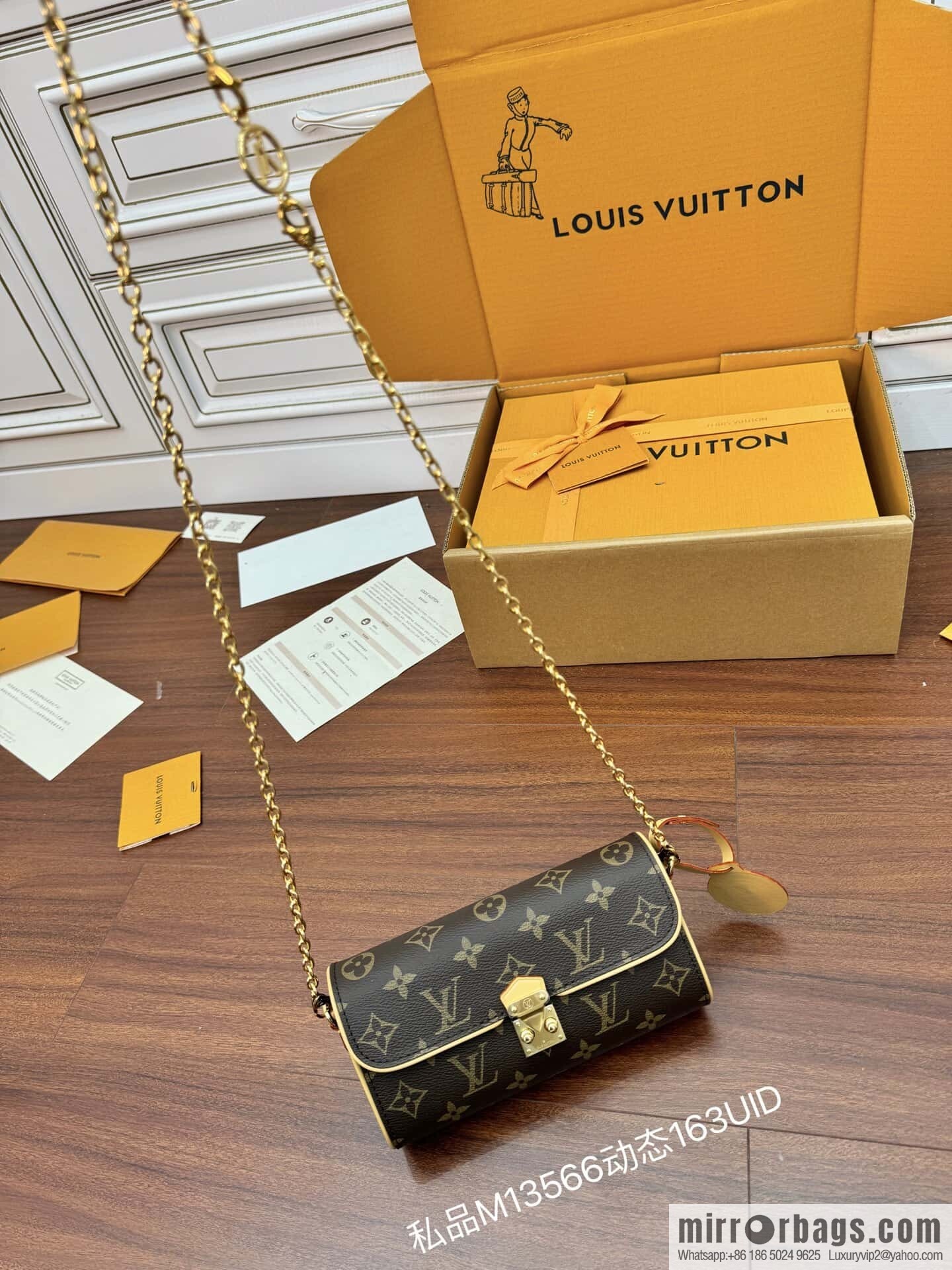 LV M13566 Pochette Camille