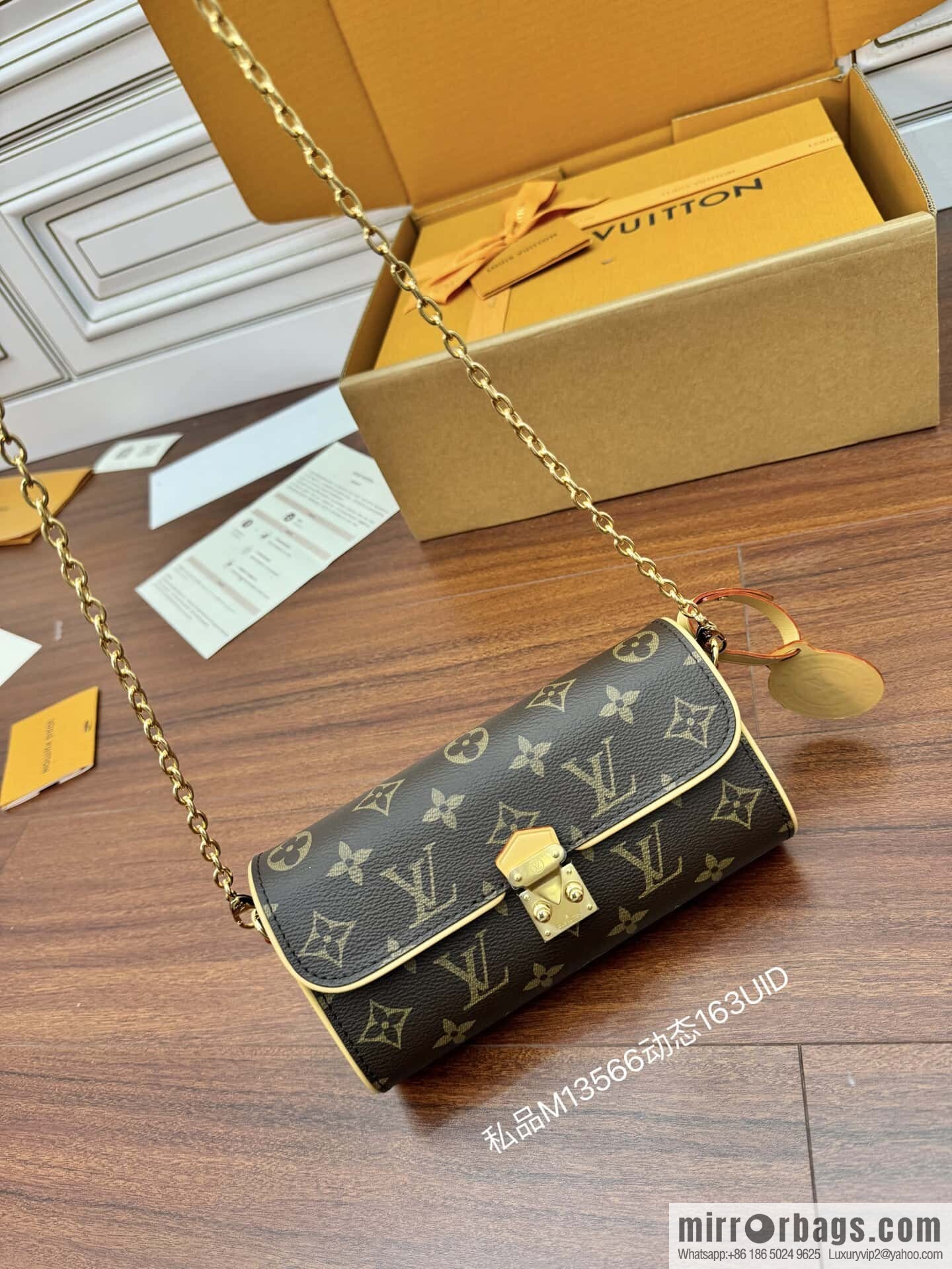LV M13566 Pochette Camille