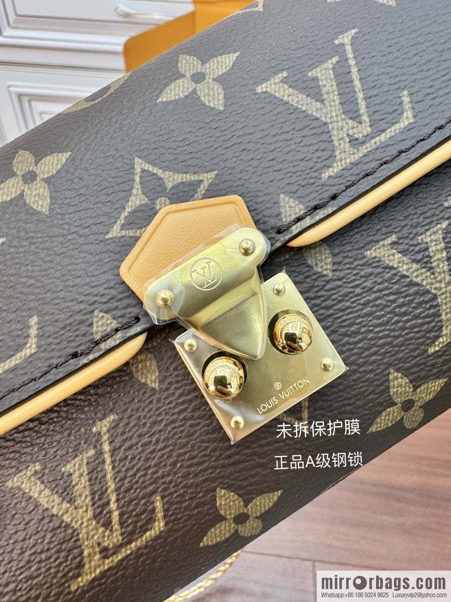 LV M13566 Pochette Camille