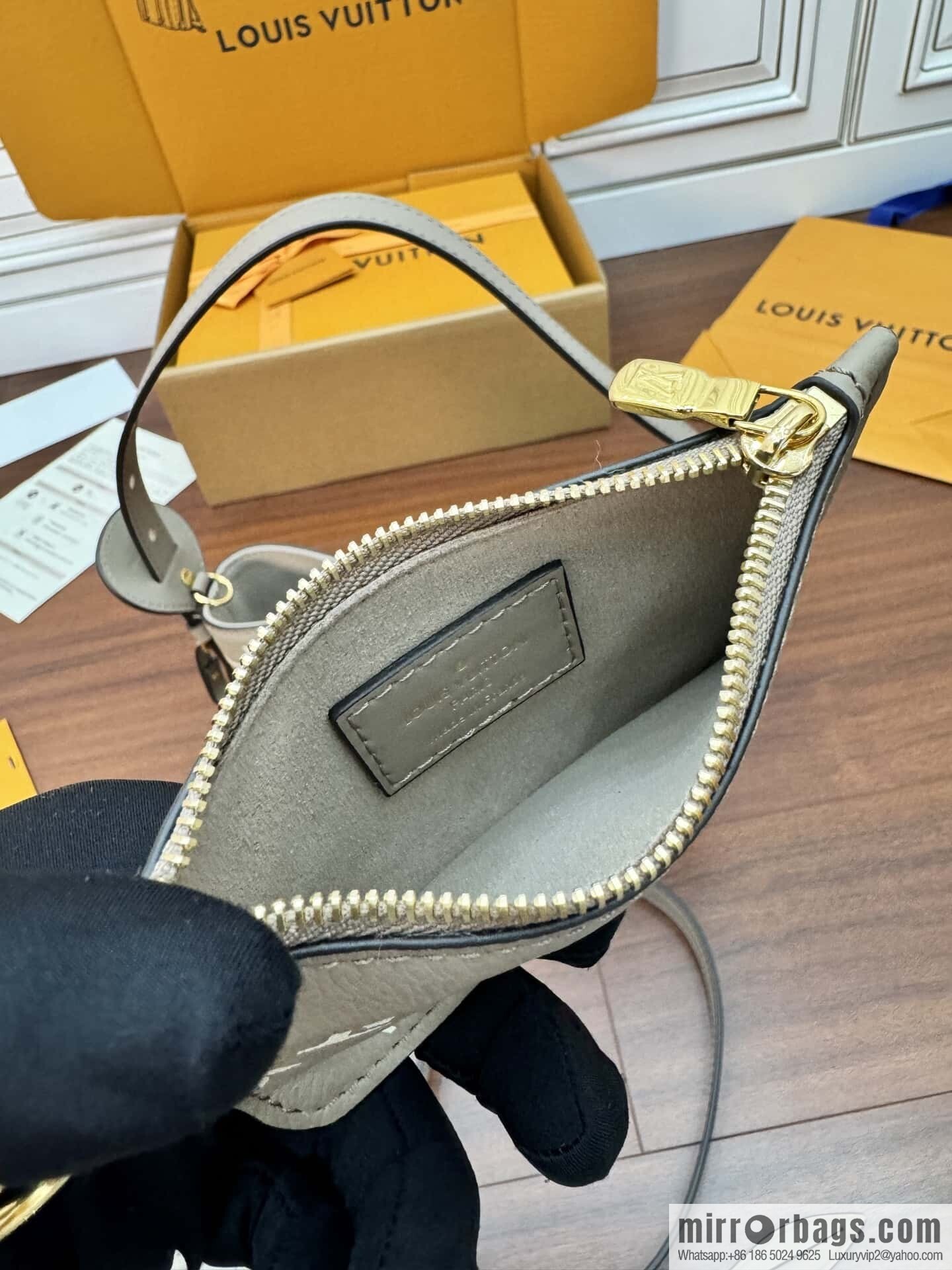 LV M13045 All In BB