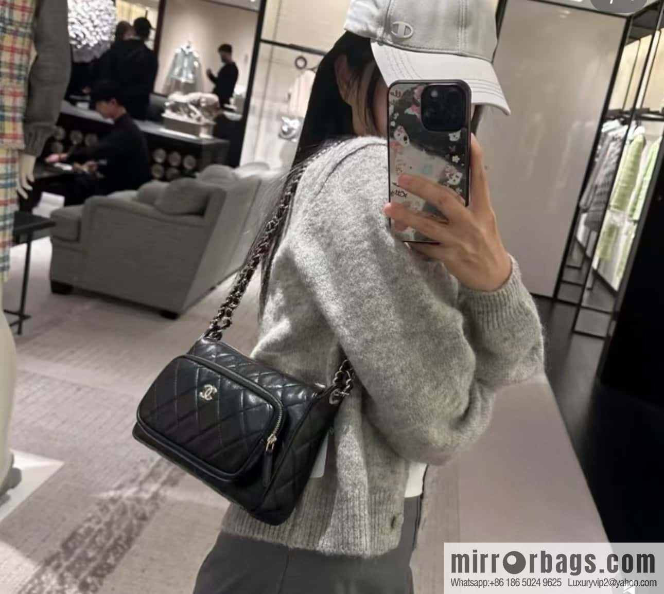 𝐂𝐡𝐚𝐧𝐞𝐥 𝟐𝟓𝐜 early spring new models, camera bag, black gold 🥂 AP4349