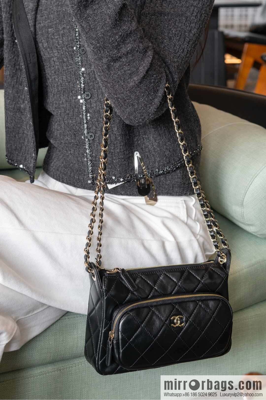 𝐂𝐡𝐚𝐧𝐞𝐥 𝟐𝟓𝐜 early spring new models, camera bag, black gold 🥂 AP4349