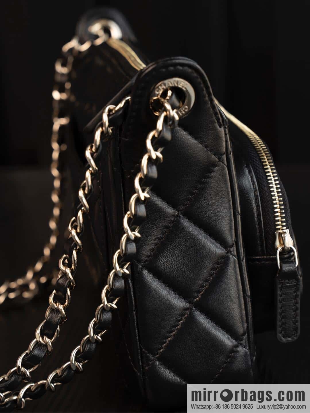 𝐂𝐡𝐚𝐧𝐞𝐥 𝟐𝟓𝐜 early spring new models, camera bag, black gold 🥂 AP4349