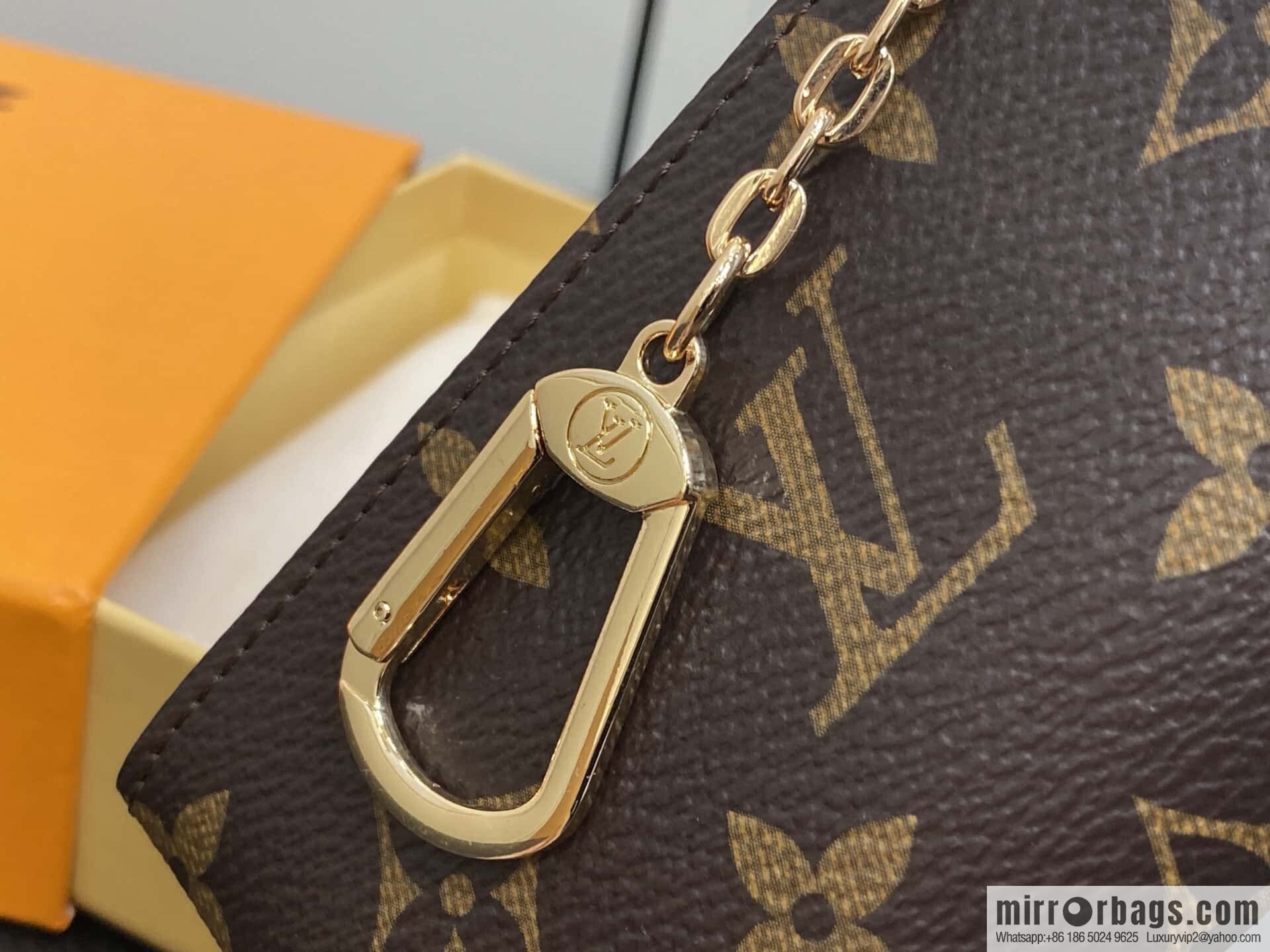 [Boutique‑grade] M62650 presbyopia, key bag wallet