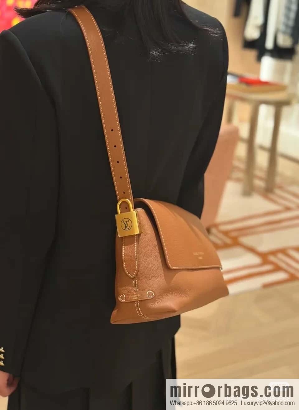 [Boutique‑grade] M13148 black M13151 brown, full leather shoulder bag Low Key Messenger handbag