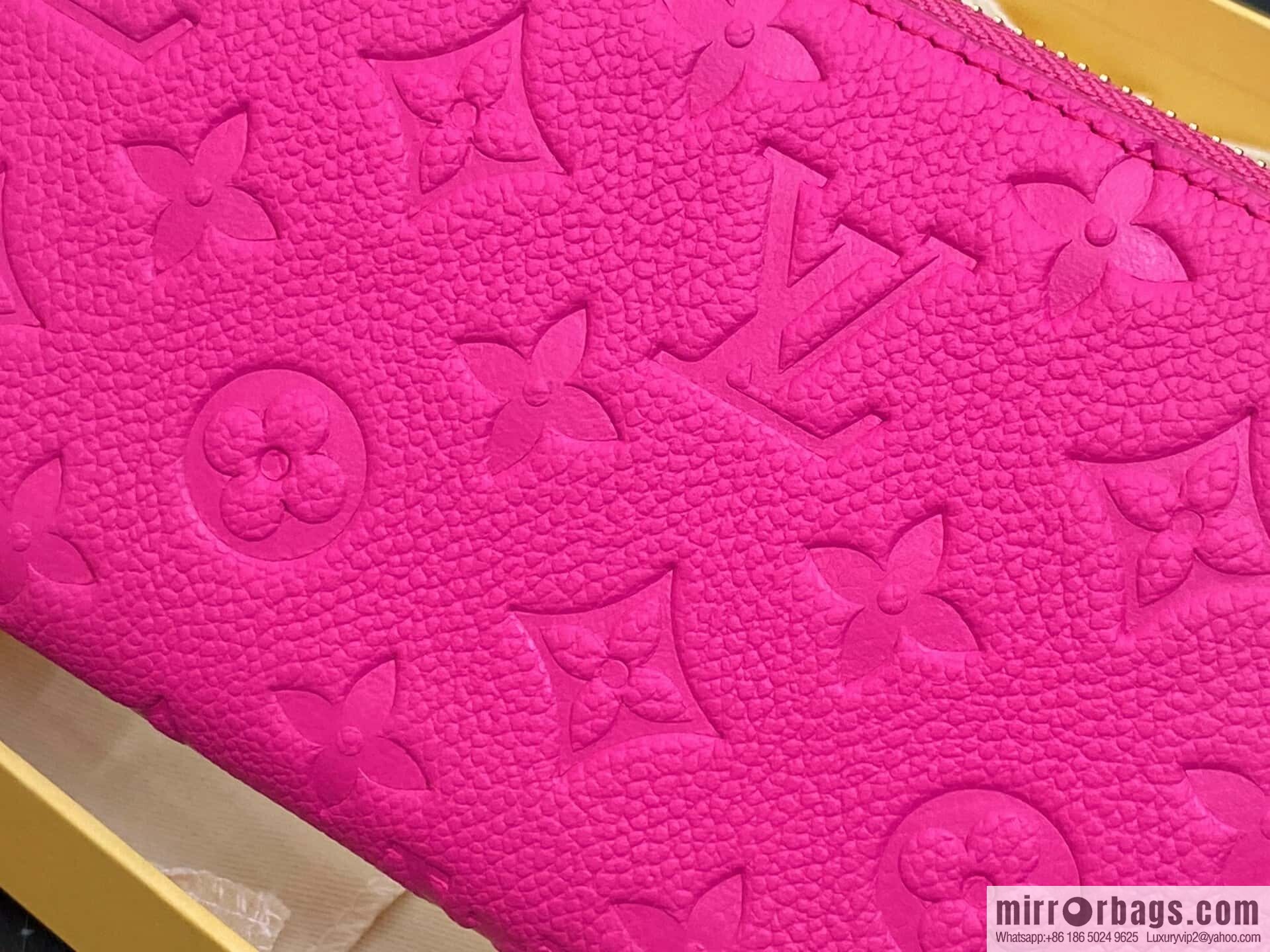 [Boutique‑grade] M13618 rose red and white, single zipper wallet LV × TM zipper wallet