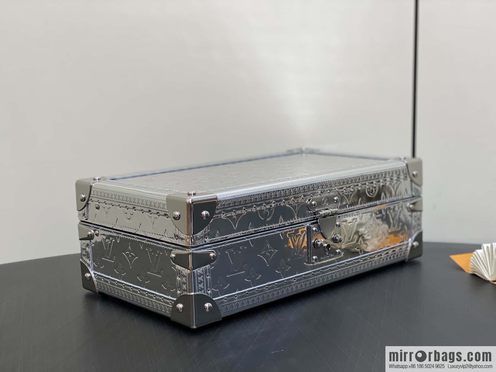 [Boutique‑grade] M12277 silver patent leather, case watch case Coffret 8 Montres watch case
