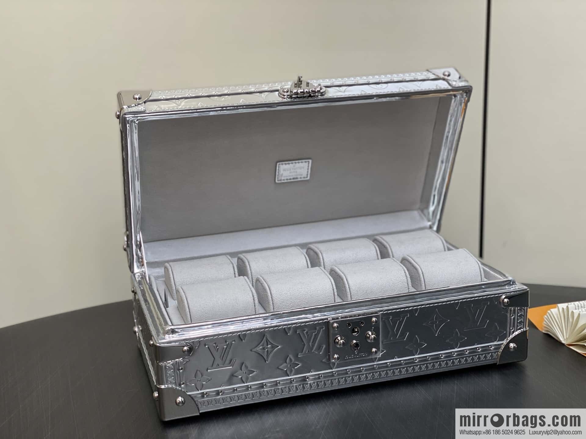 [Boutique‑grade] M12277 silver patent leather, case watch case Coffret 8 Montres watch case