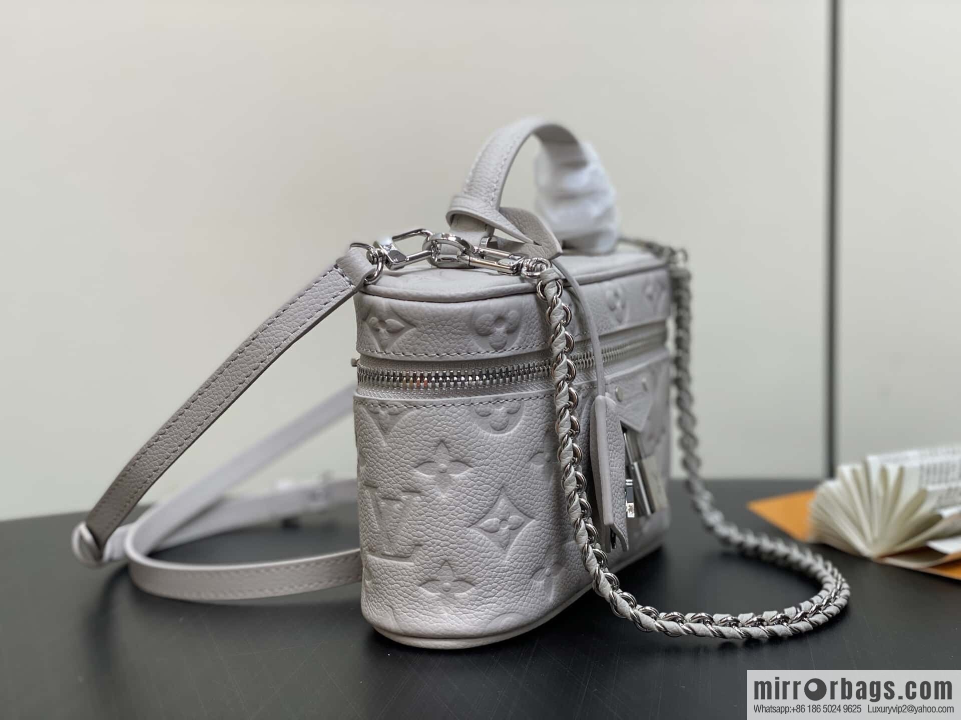 [Boutique‑grade] M13593 light gray, full leather chain bag cosmetic bag VANITY CHAIN POUCH handbag