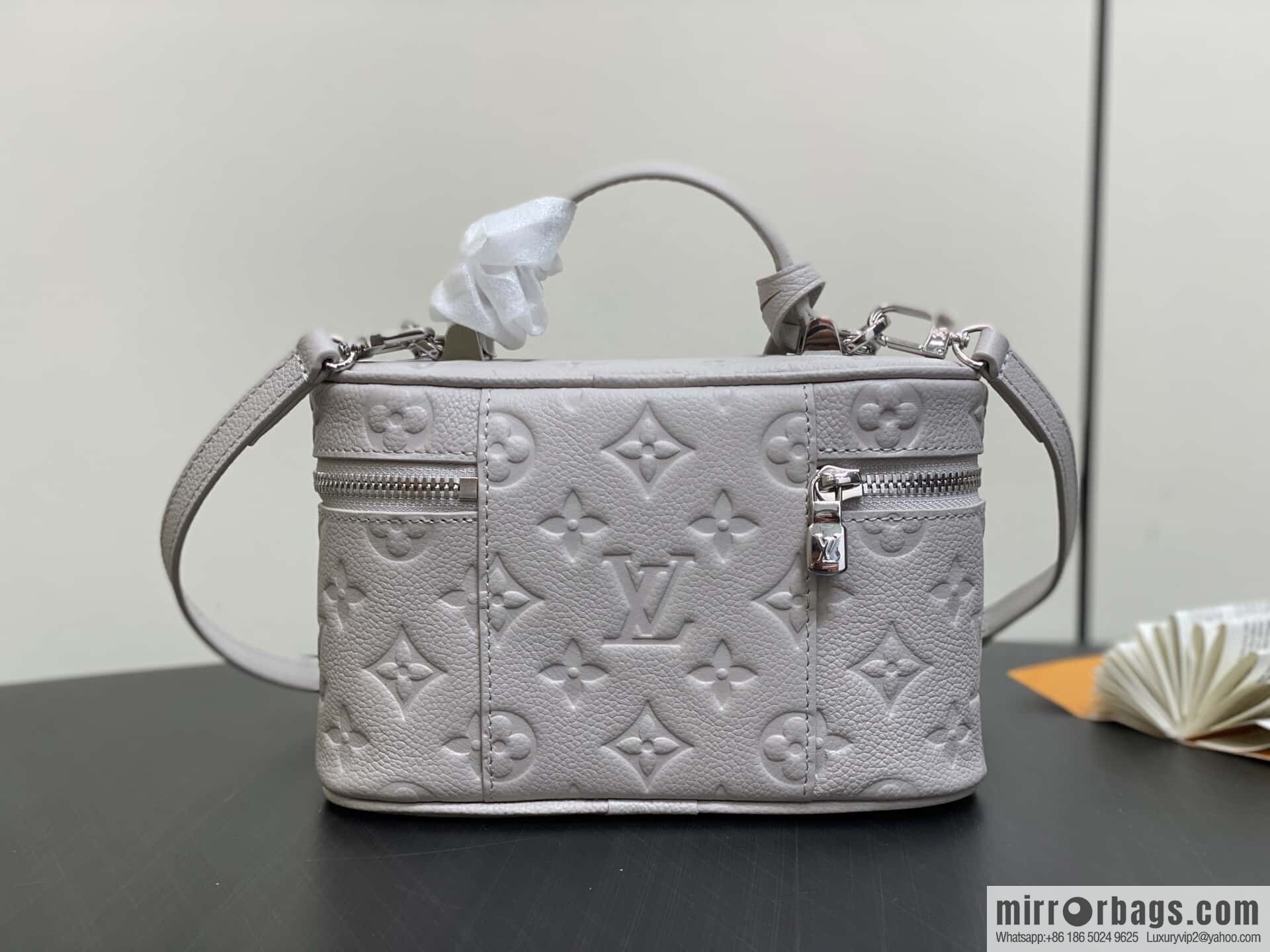 [Boutique‑grade] M13593 light gray, full leather chain bag cosmetic bag VANITY CHAIN POUCH handbag