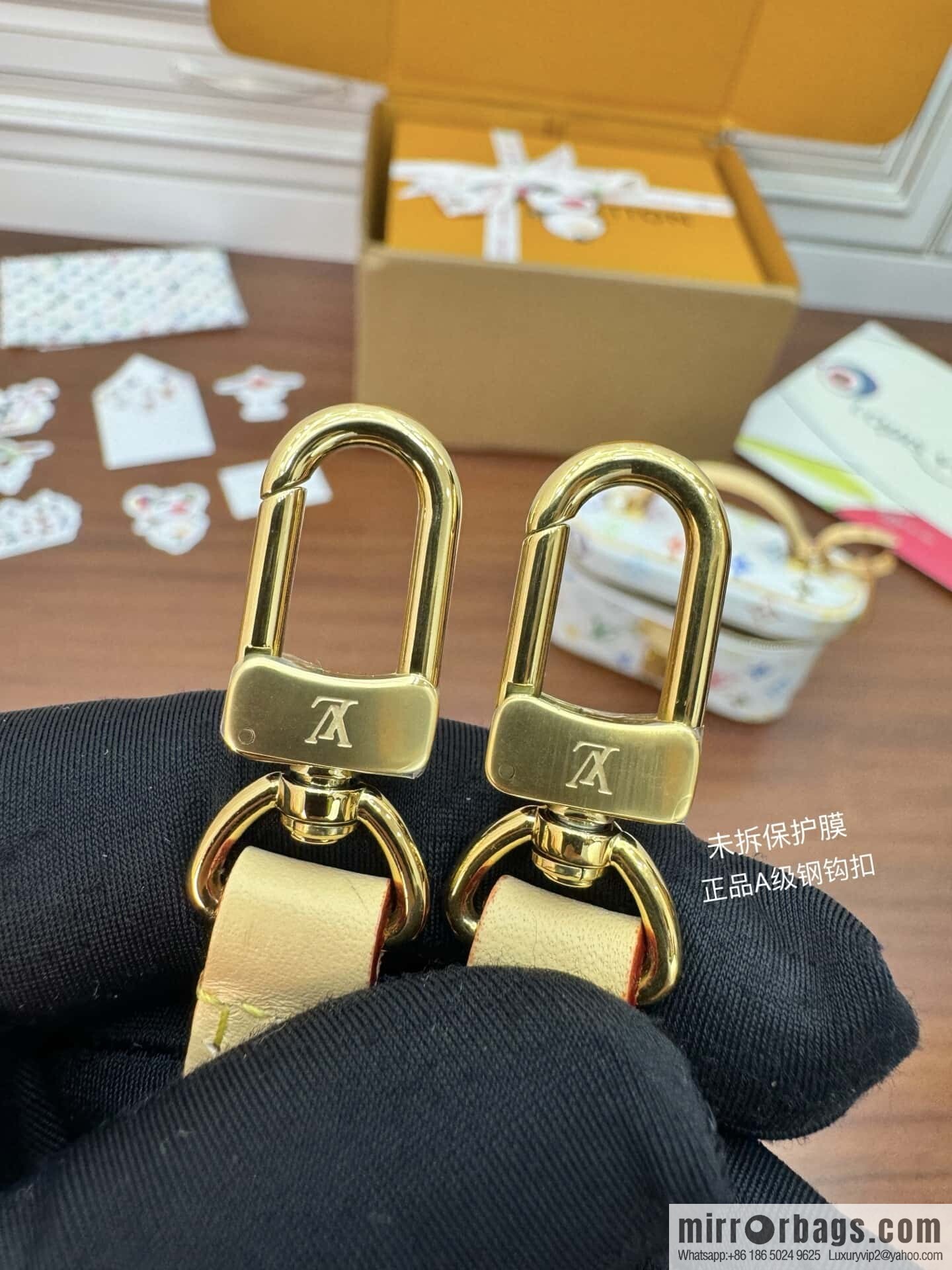 LV M13662 LV x TM Vanity Chain Pouch