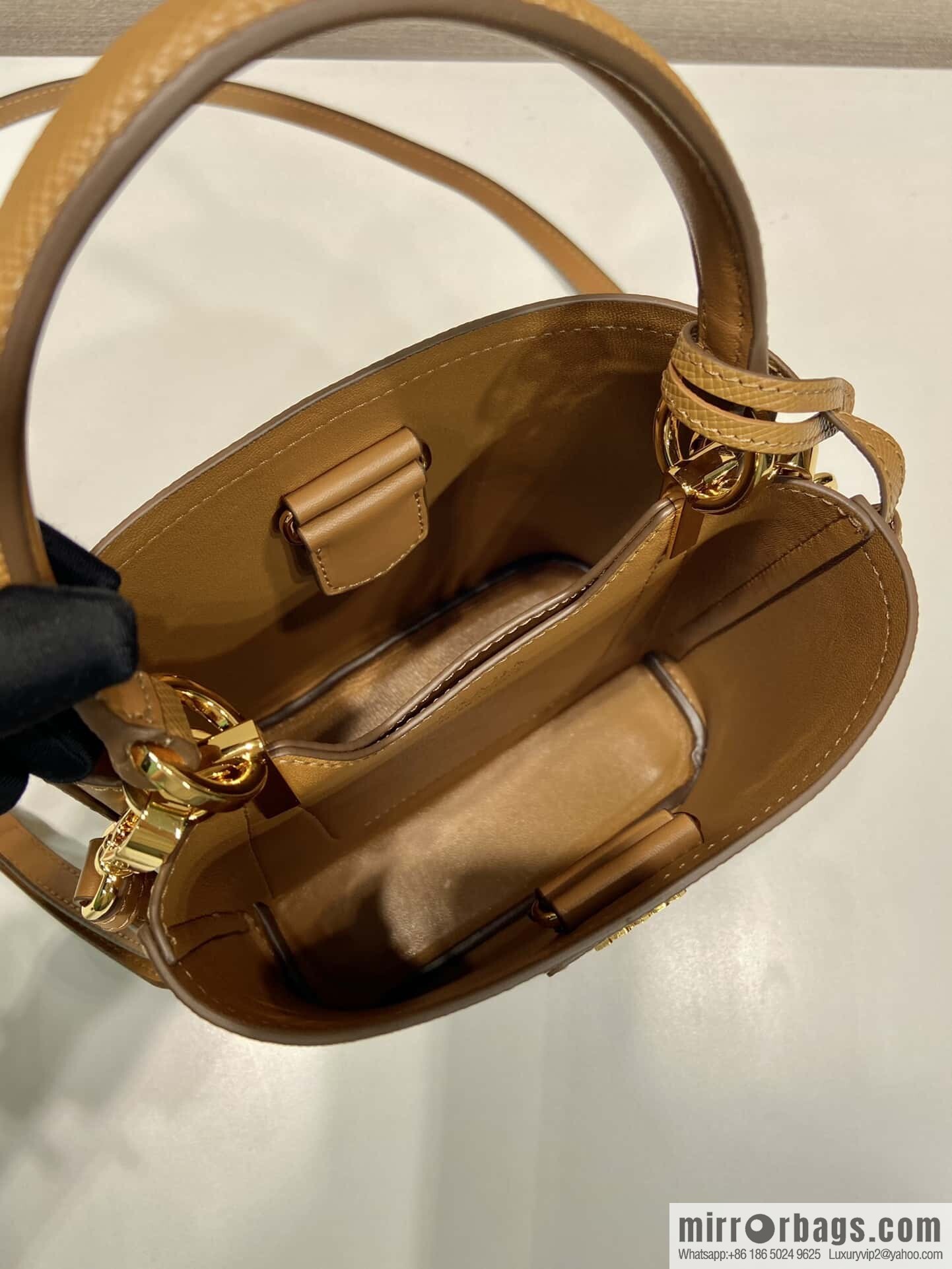 PRADA 🔆 exclusive debut 🔆 1BA217 mini number new color
