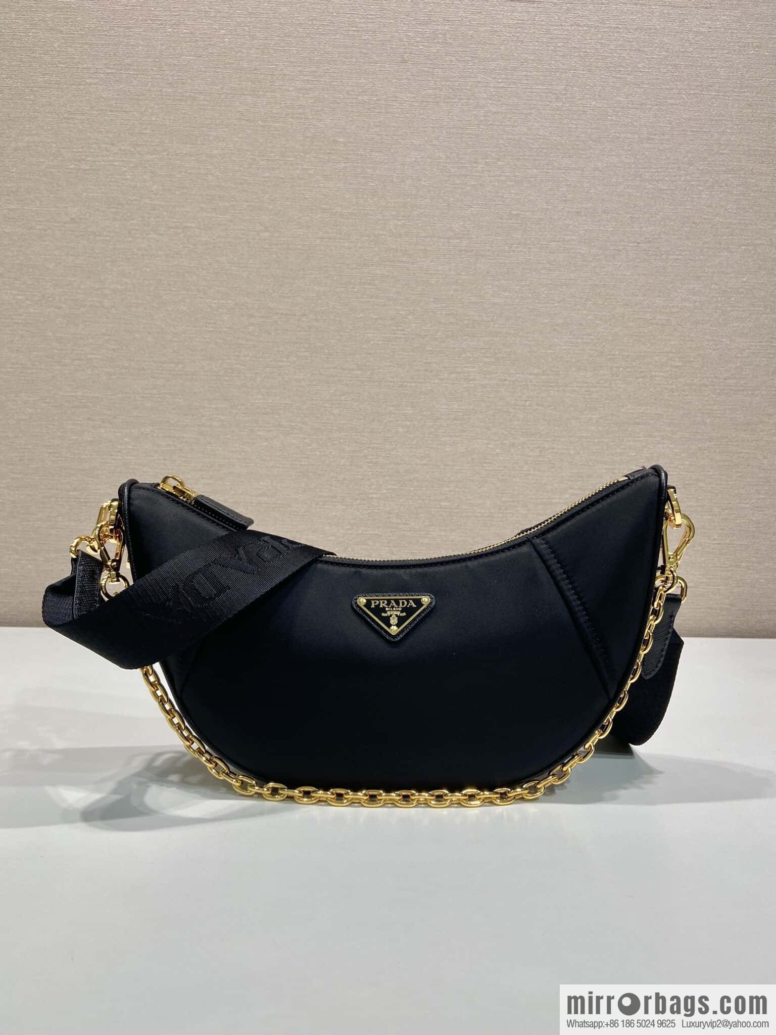 PRADA 🎉 new crescent bag 🎉 1BH222 multifunctional 🎉🎉 black