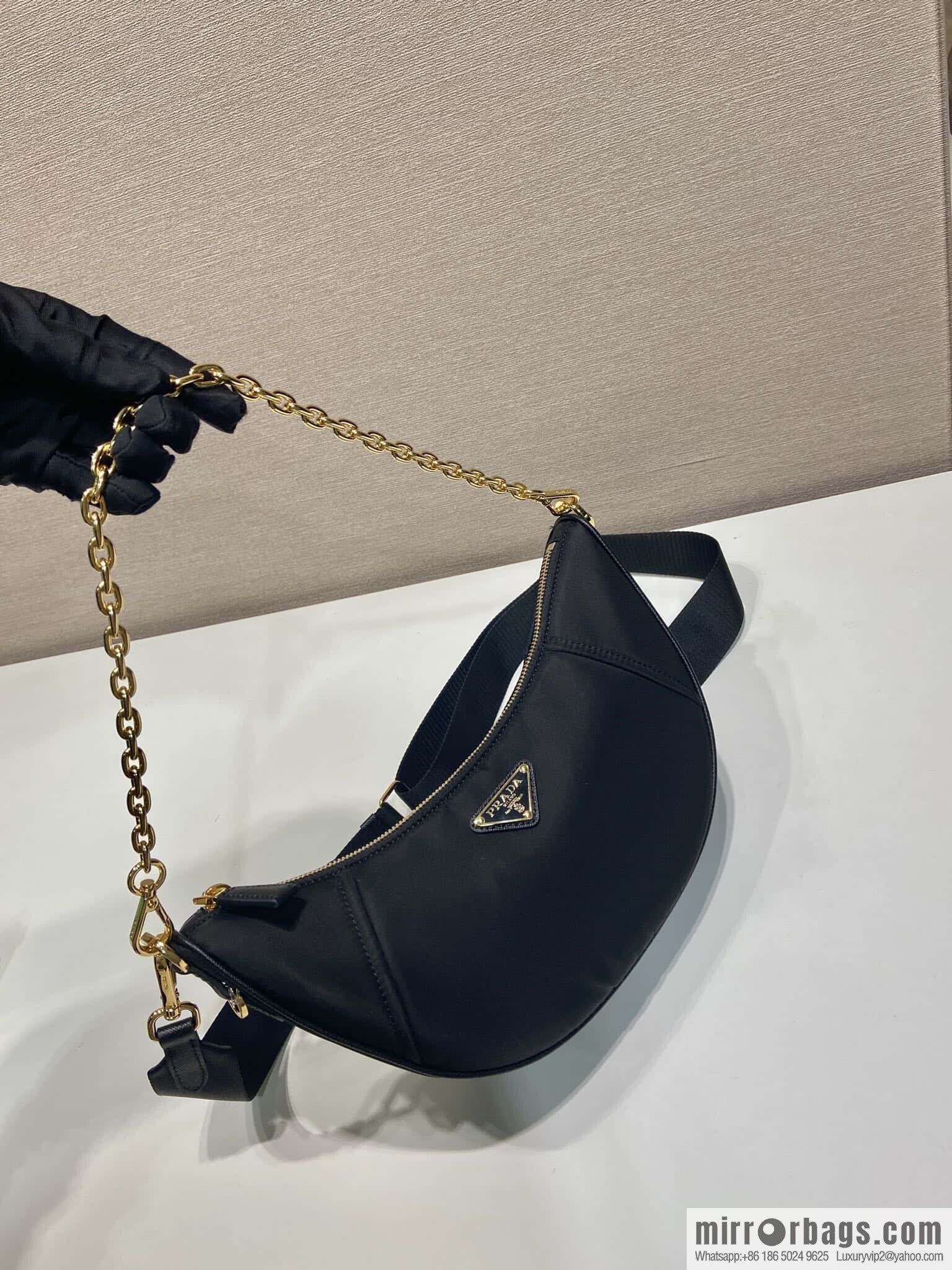 PRADA 🎉 new crescent bag 🎉 1BH222 multifunctional 🎉🎉 black