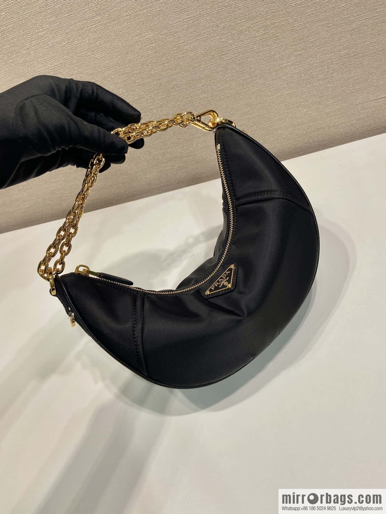 PRADA 🎉 new crescent bag 🎉 1BH222 multifunctional 🎉🎉 black
