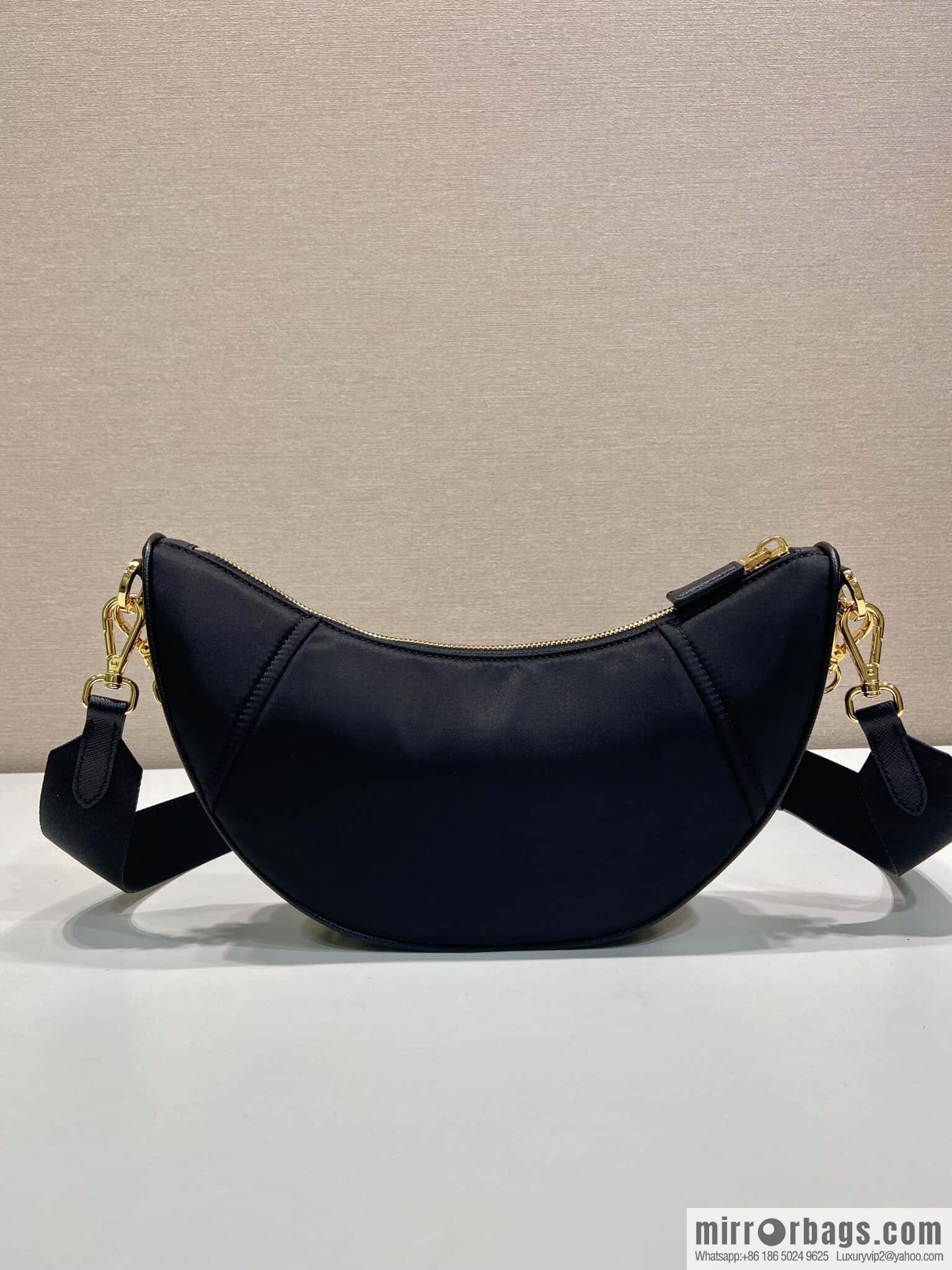 PRADA 🎉 new crescent bag 🎉 1BH222 multifunctional 🎉🎉 black
