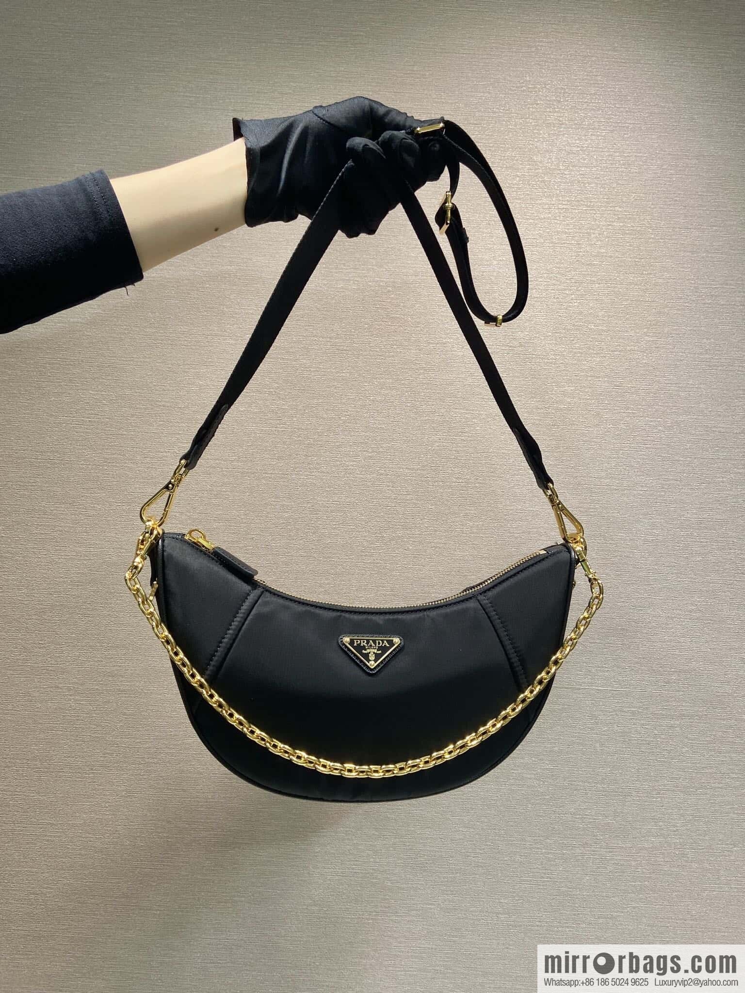 PRADA 🎉 new crescent bag 🎉 1BH222 multifunctional 🎉🎉 black