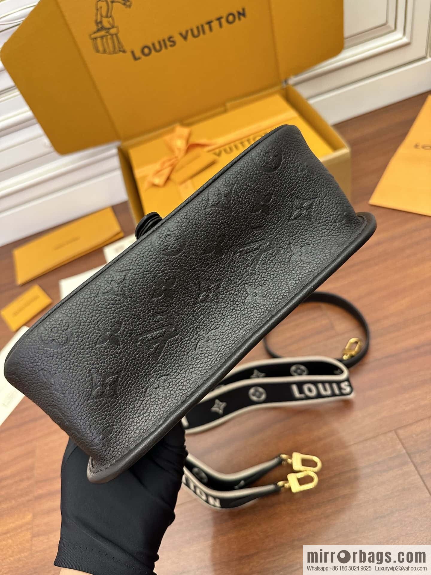LV M46386 DIANE handbag