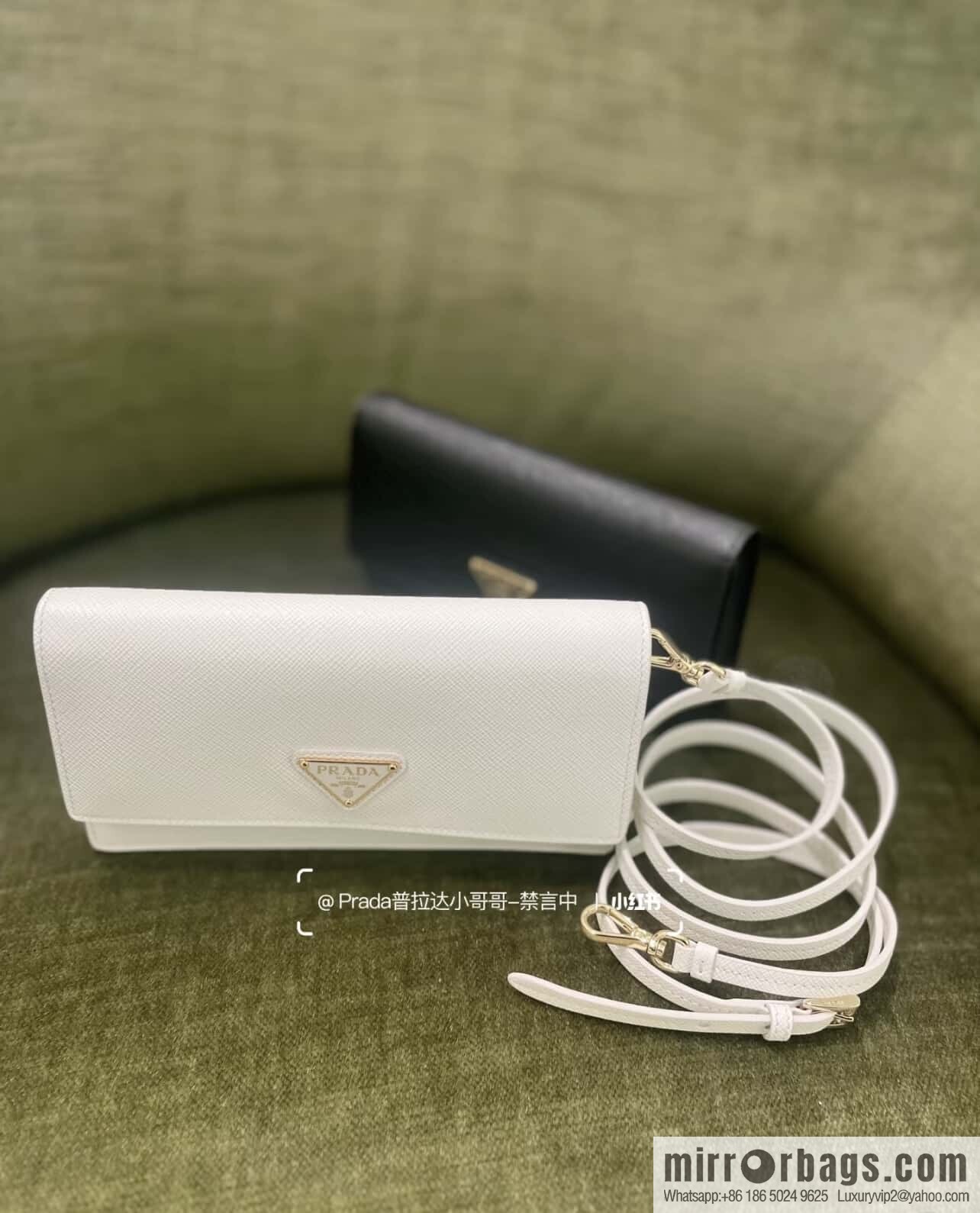 PRADA 🎉 new mini handbag 🎉 1NF059 mobile phone bag 🎉🎉 white