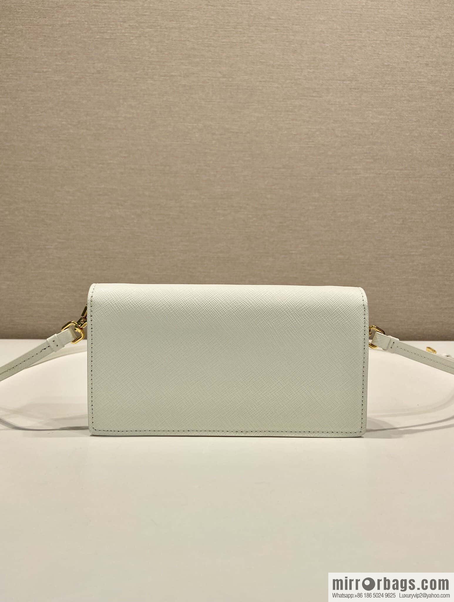 PRADA 🎉 new mini handbag 🎉 1NF059 mobile phone bag 🎉🎉 white