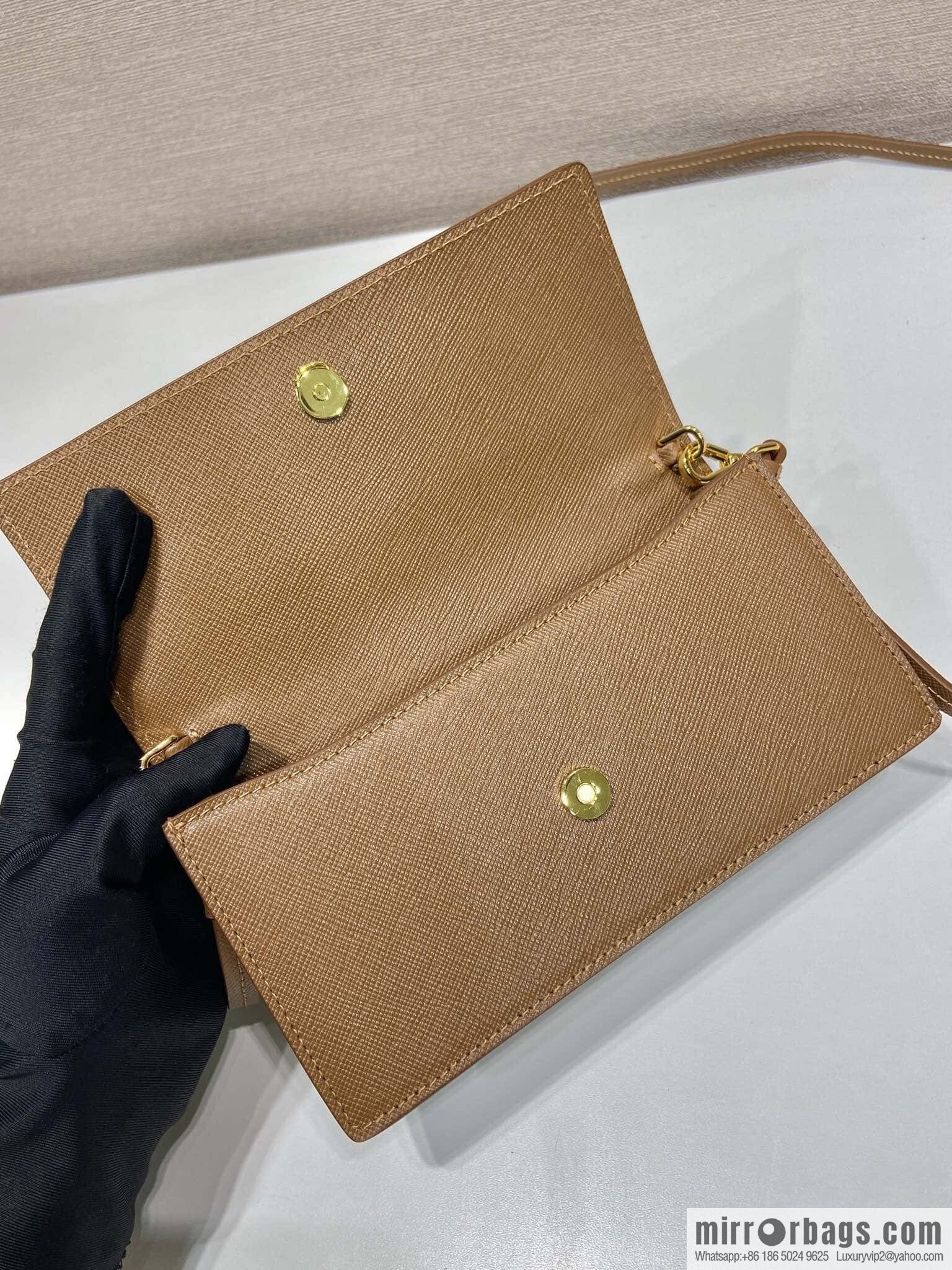 PRADA 🎉 new mini handbag 🎉 1NF059 mobile phone bag 🎉🎉 caramel color