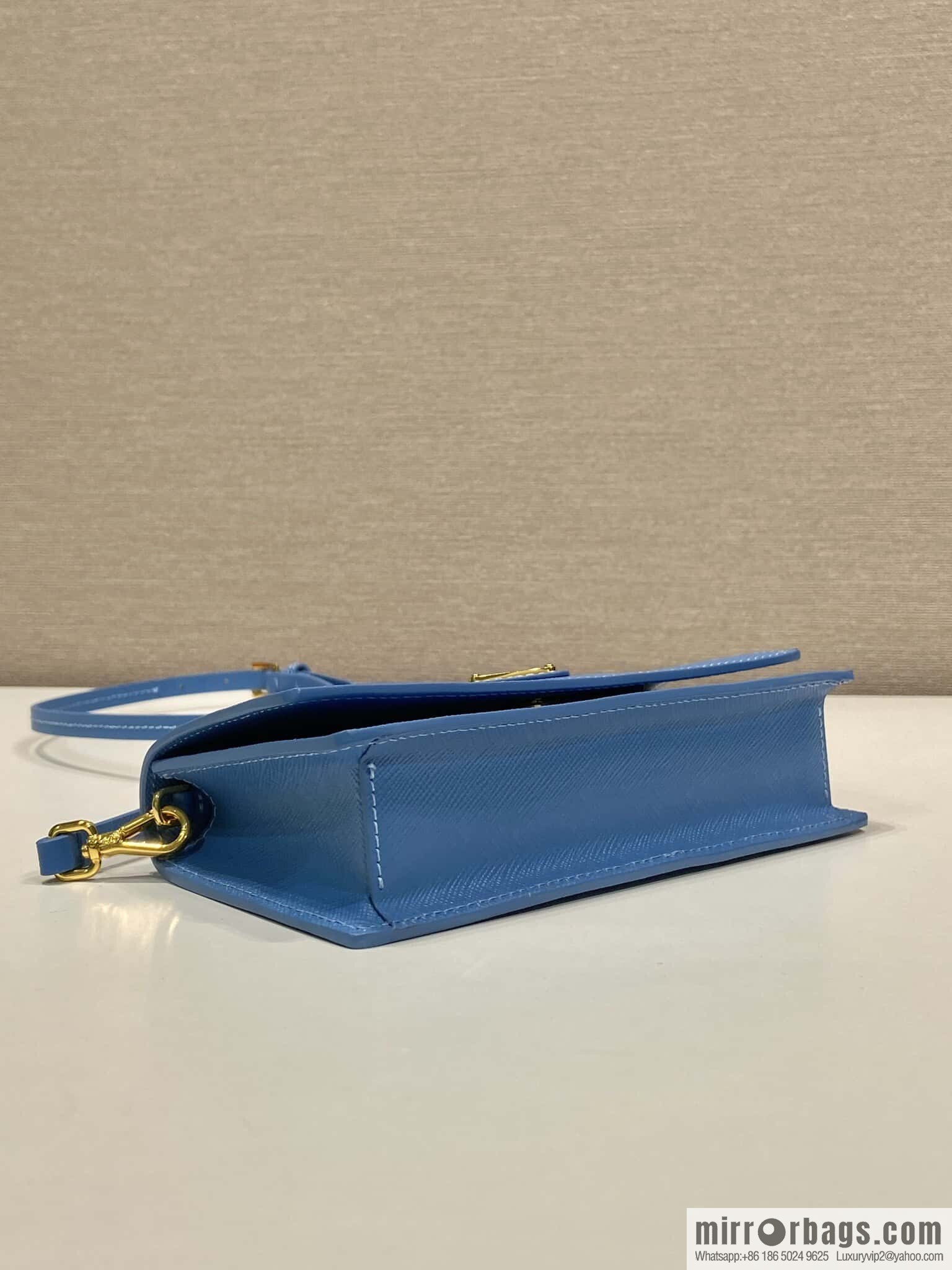 PRADA 🎉 new mini handbag 🎉 1NF059 mobile phone bag 🎉🎉 blue