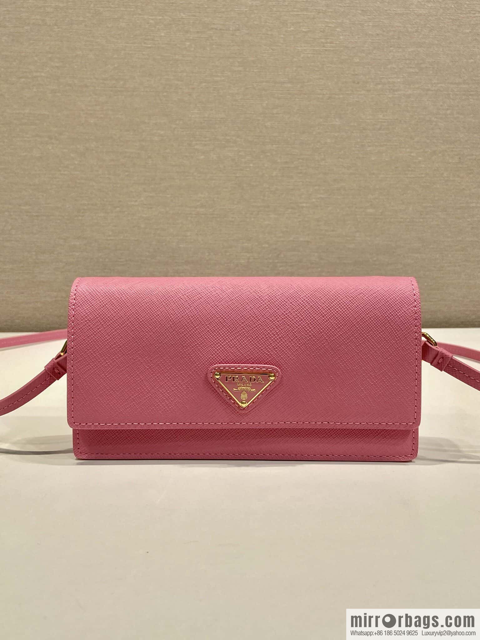 PRADA 🎉 new mini handbag 🎉 1NF059 mobile phone bag 🎉🎉 pink