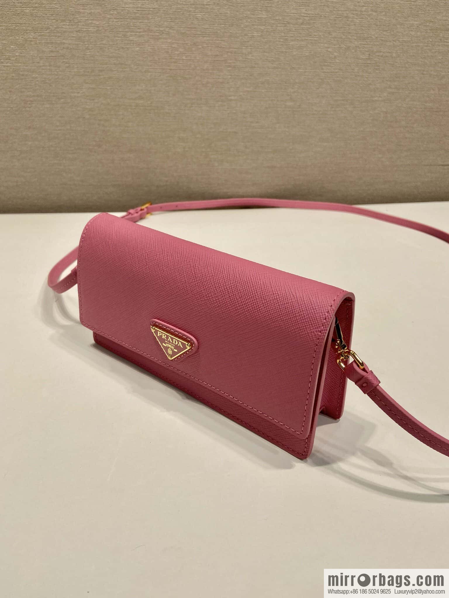 PRADA 🎉 new mini handbag 🎉 1NF059 mobile phone bag 🎉🎉 pink