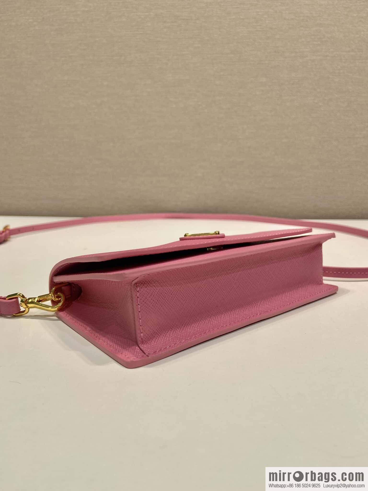 PRADA 🎉 new mini handbag 🎉 1NF059 mobile phone bag 🎉🎉 pink