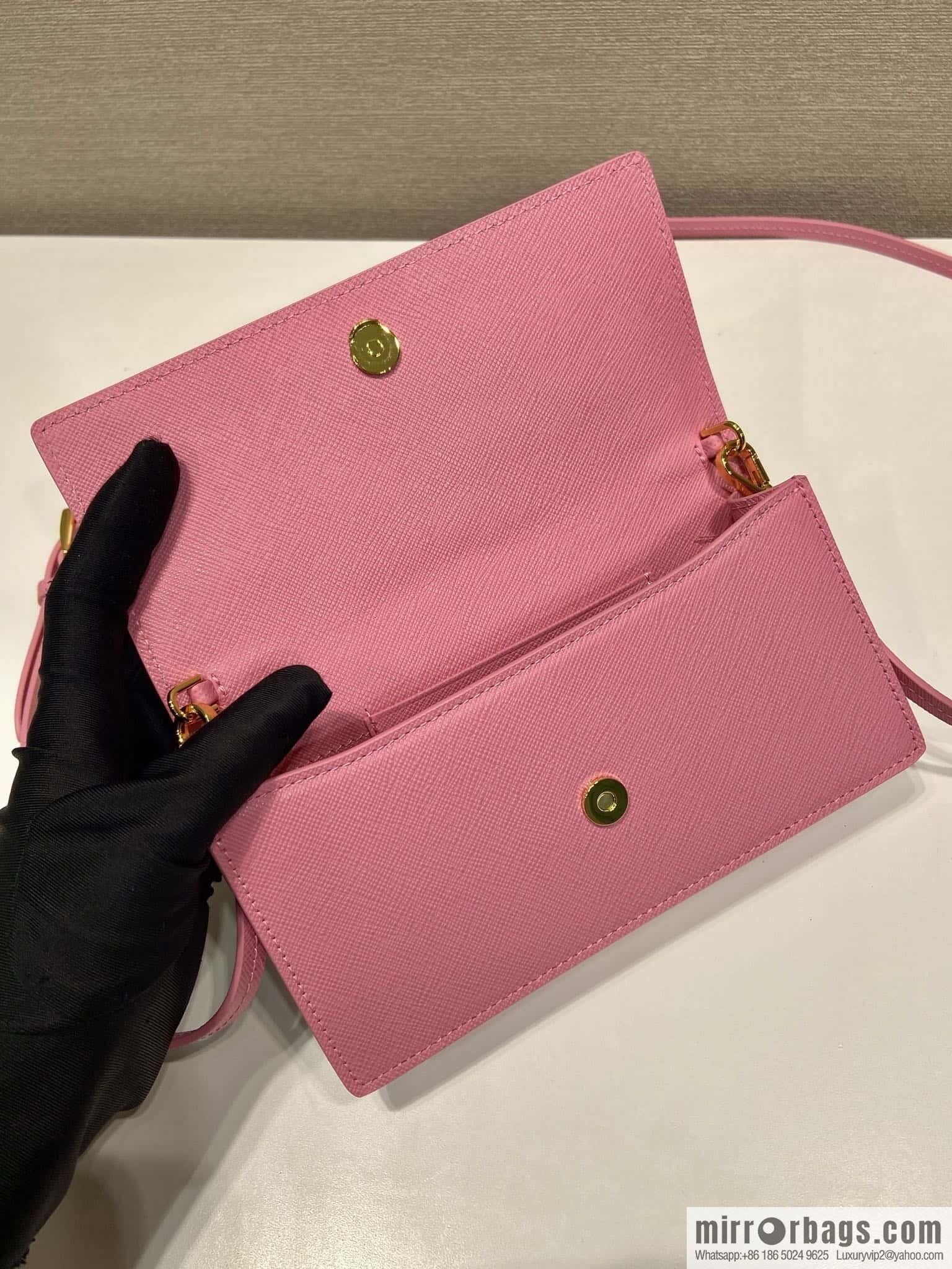 PRADA 🎉 new mini handbag 🎉 1NF059 mobile phone bag 🎉🎉 pink