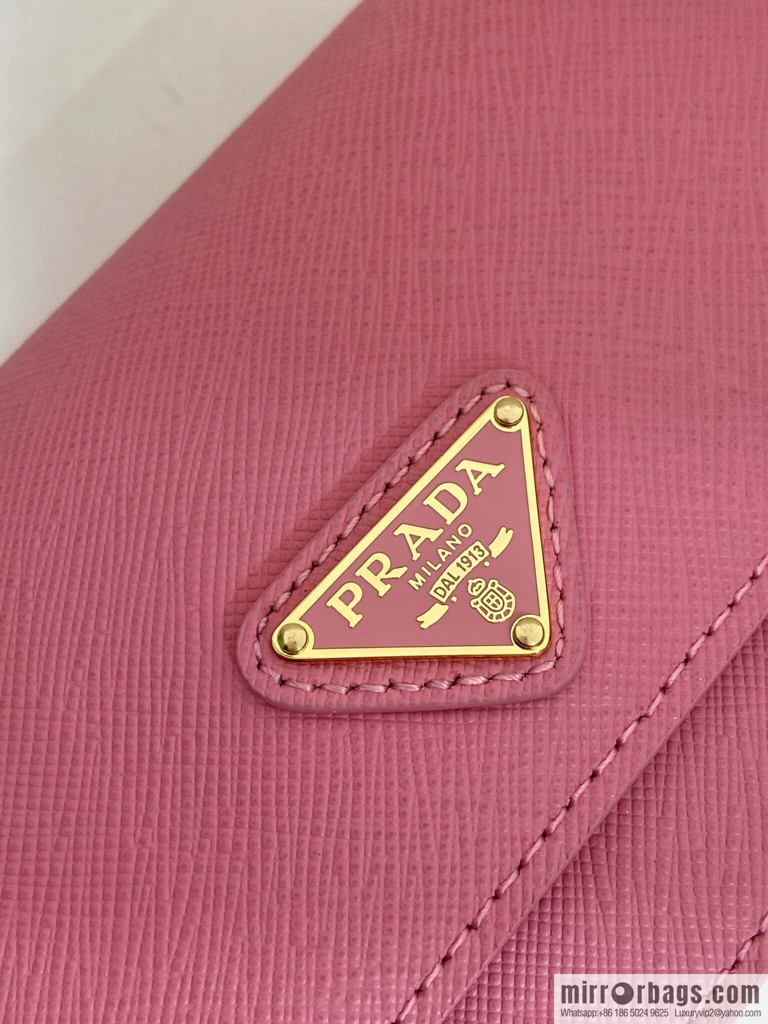PRADA 🎉 new mini handbag 🎉 1NF059 mobile phone bag 🎉🎉 pink
