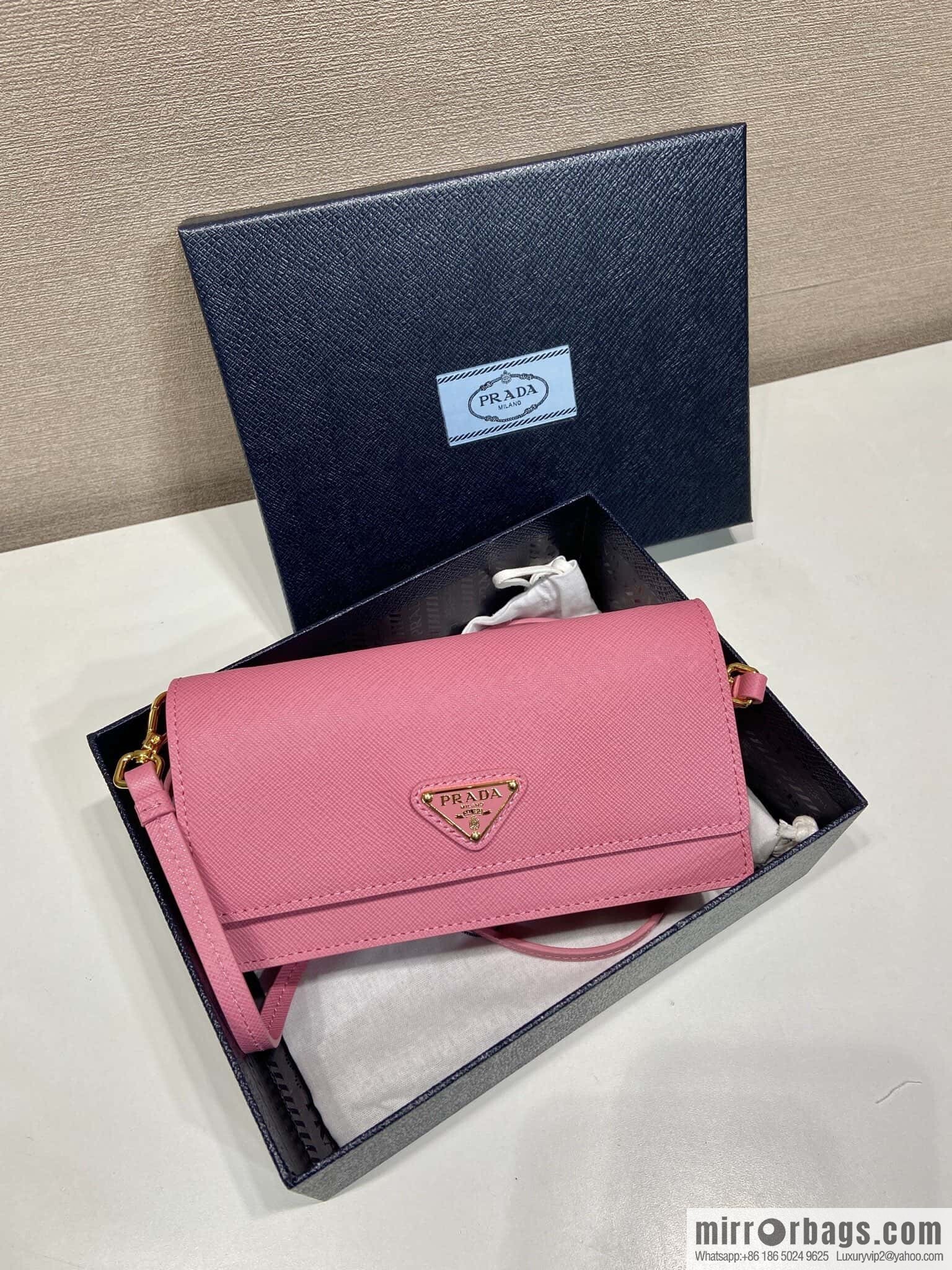 PRADA 🎉 new mini handbag 🎉 1NF059 mobile phone bag 🎉🎉 pink