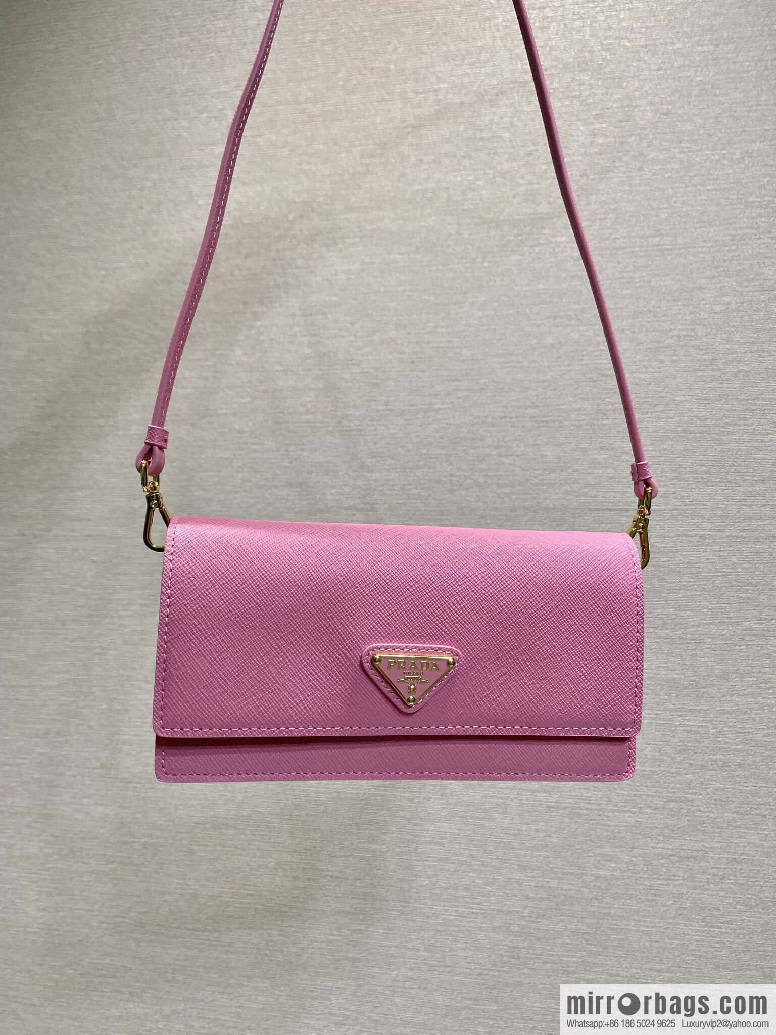 PRADA 🎉 new mini handbag 🎉 1NF059 mobile phone bag 🎉🎉 pink