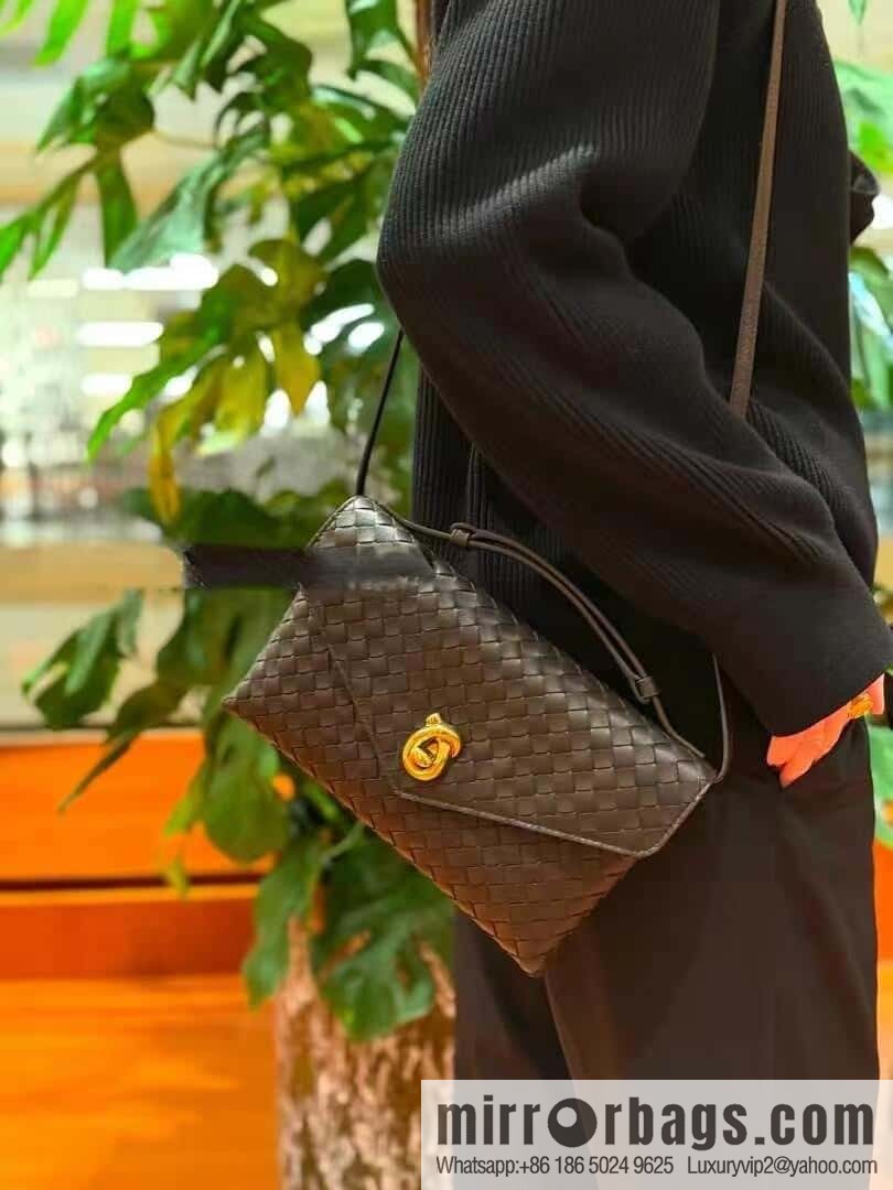 BV Knot Lock Messenger Bag 817191 Chocolate Brown