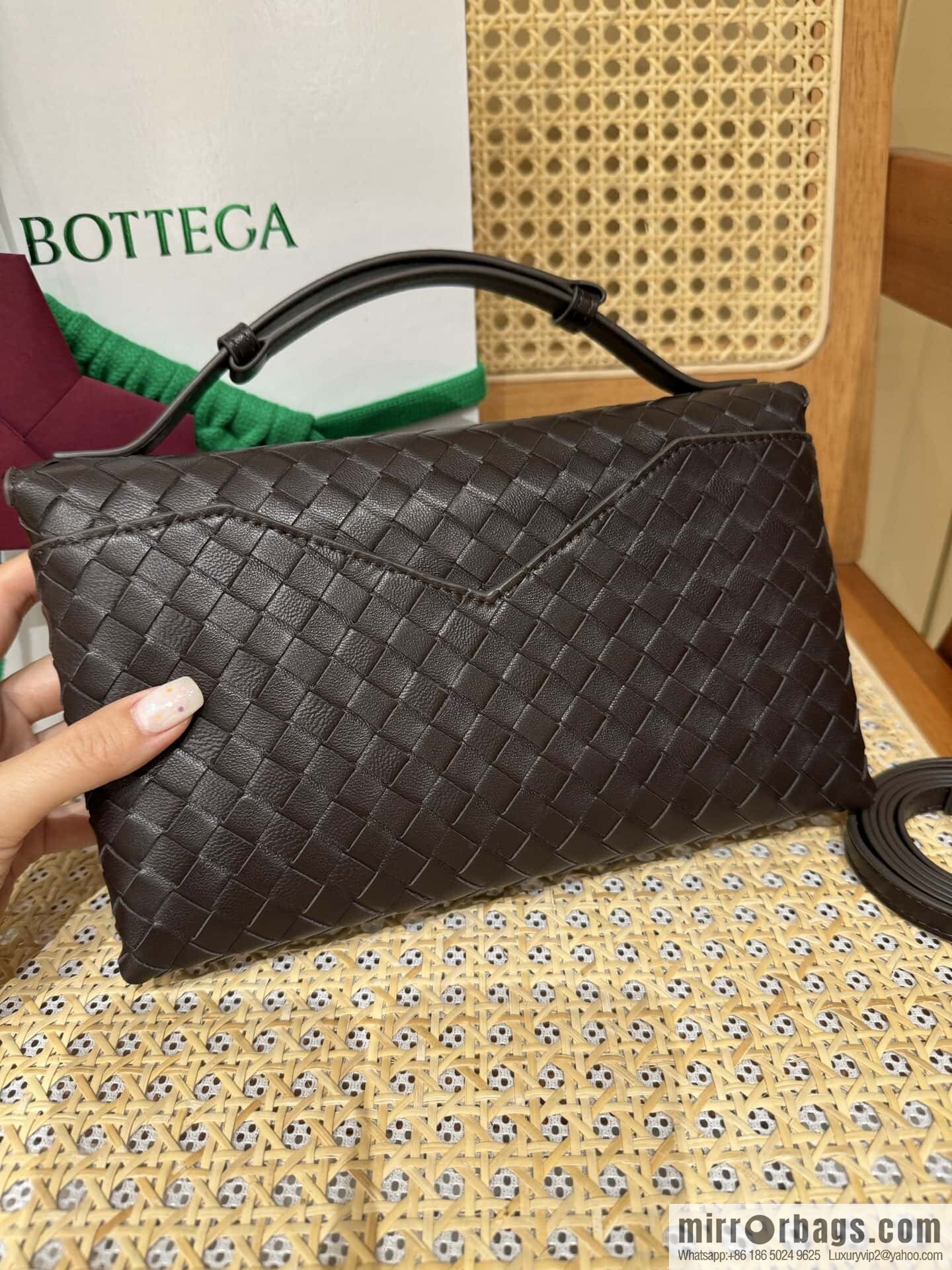 BV Knot Lock Messenger Bag 817191 Chocolate Brown