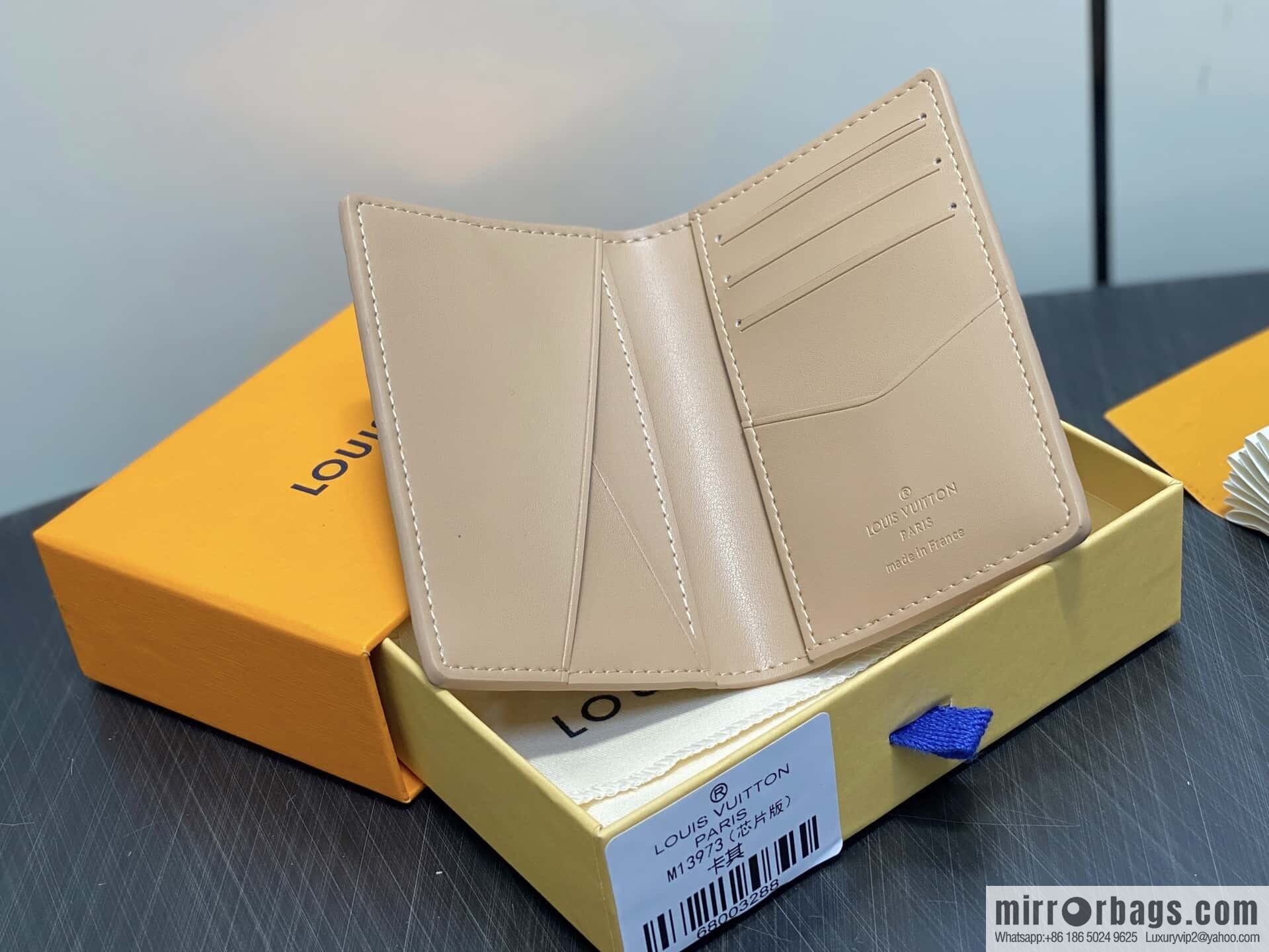 [Boutique‑grade] M13973 mint green, full leather card bag wallet, pocket wallet.