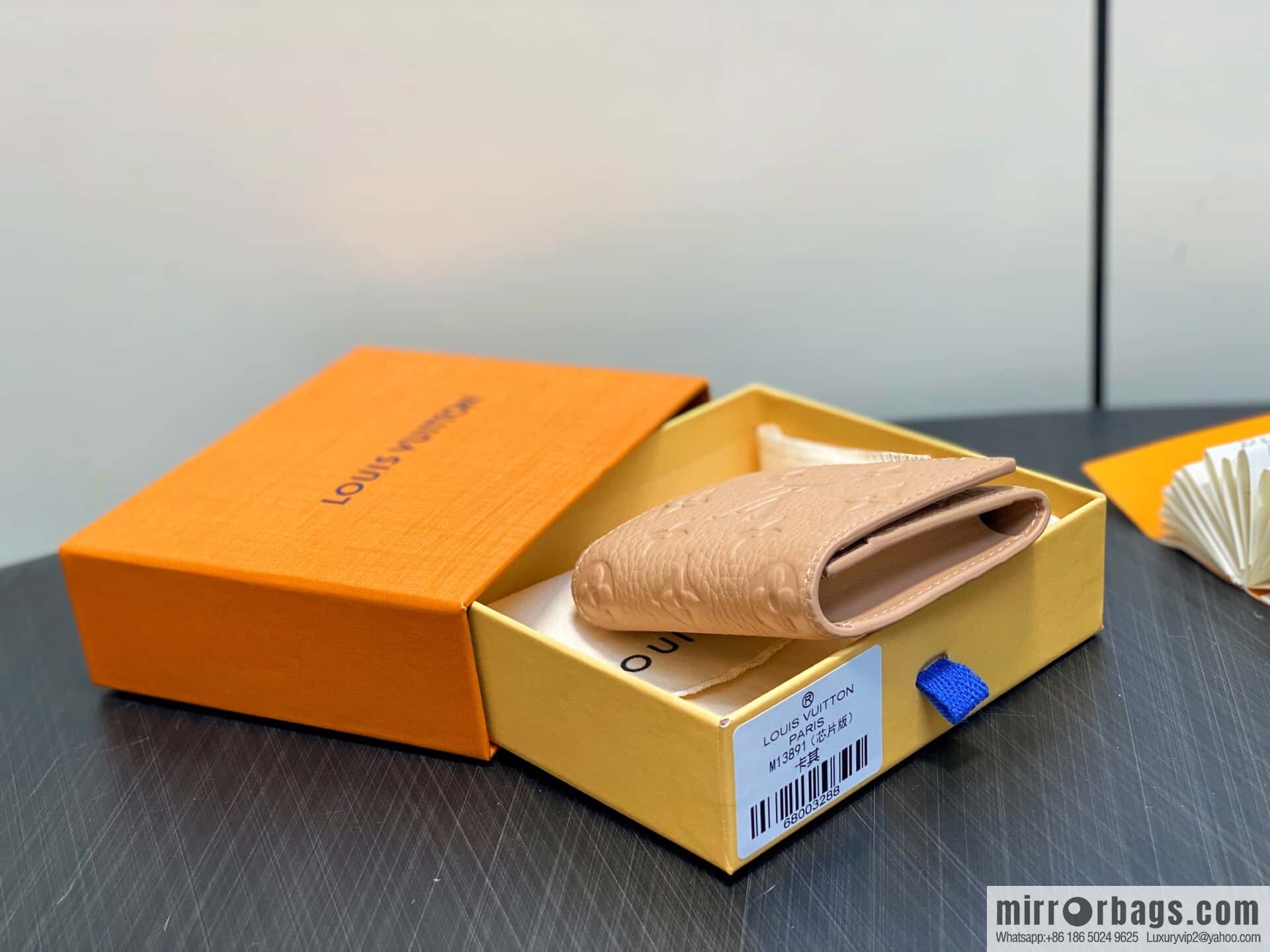 [Boutique‑grade] M13891 khaki, full leather business card holder wallet LV Ski Ms series business card holder