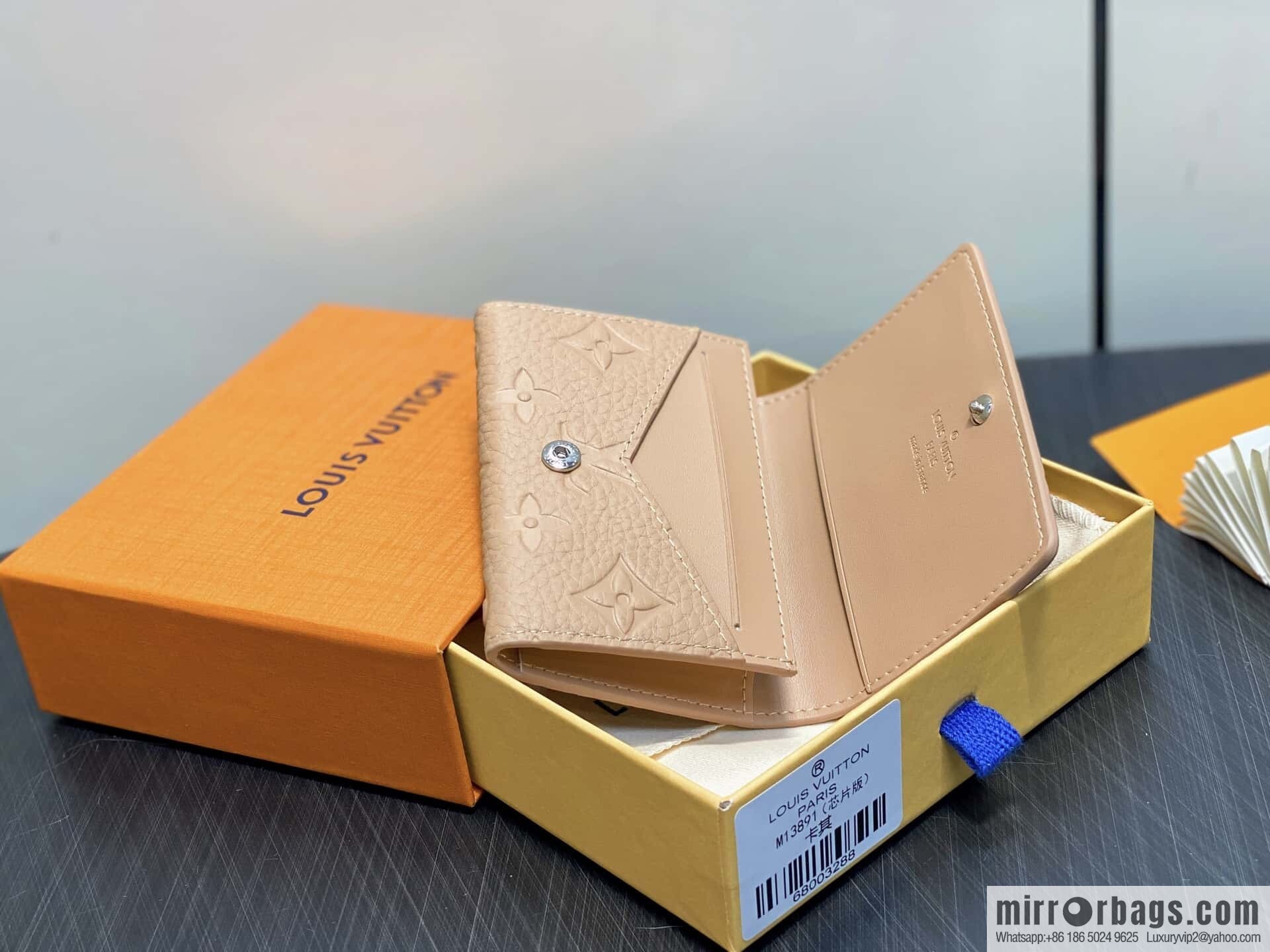 [Boutique‑grade] M13891 khaki, full leather business card holder wallet LV Ski Ms series business card holder